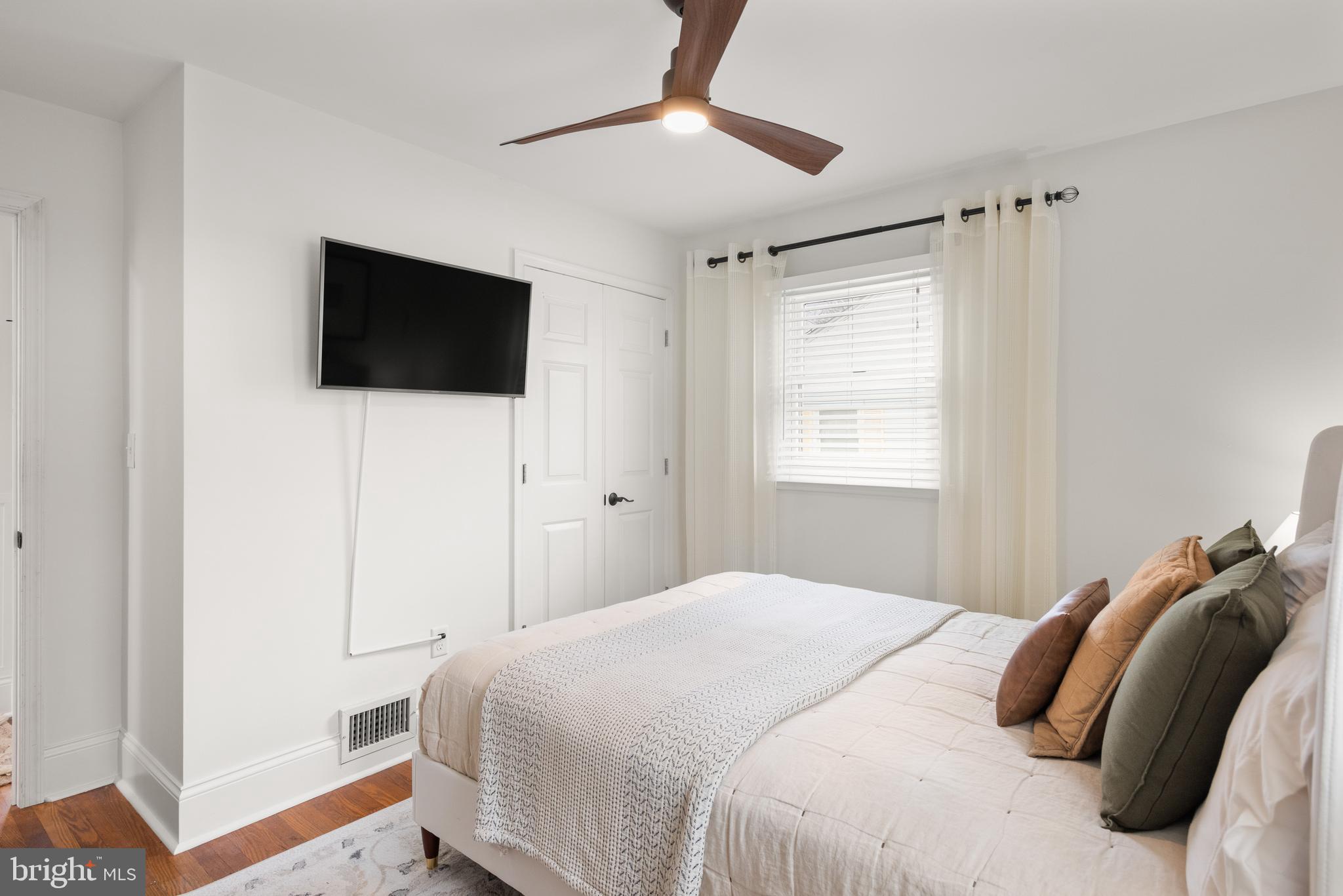 PAOLI GARDENS - Residential