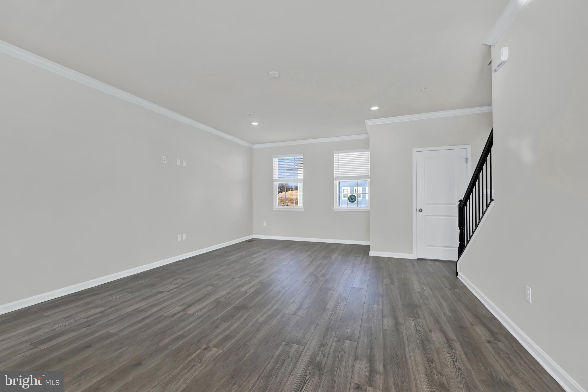 5048 SILVER OAK DRIVE