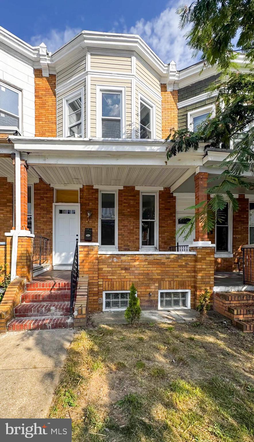 ***Open House: August 16 1-3pm***
Investor-Friendly or First-Time Buyer Gem in Belair-Edison!
Welcome to this charming row home in the sought-after Belair-Edison neighborhood of Baltimore. Featuring classic wood floors and granite countertops, this home is both inviting and full of potential.
🛏️ 3 Bedrooms
🛁 1 Bathroom
🏡 2 Balconies – one off the main level & one upstairs
🌳 Fenced-in backyard with deck — perfect for outdoor living
Enjoy a versatile main-level den, updated appliances, and a layout ideal for customizing. Whether you're looking to rent it as-is for immediate income, add value through light upgrades, or make it your first home with room to add personal charm, this property fits the bill.
Plus, it’s located near major roads and a short distance to shops, making it convenient for both residents and tenants. With an ARV of $240,000+, this home offers an excellent opportunity to build equity or generate cash flow in a growing neighborhood.
