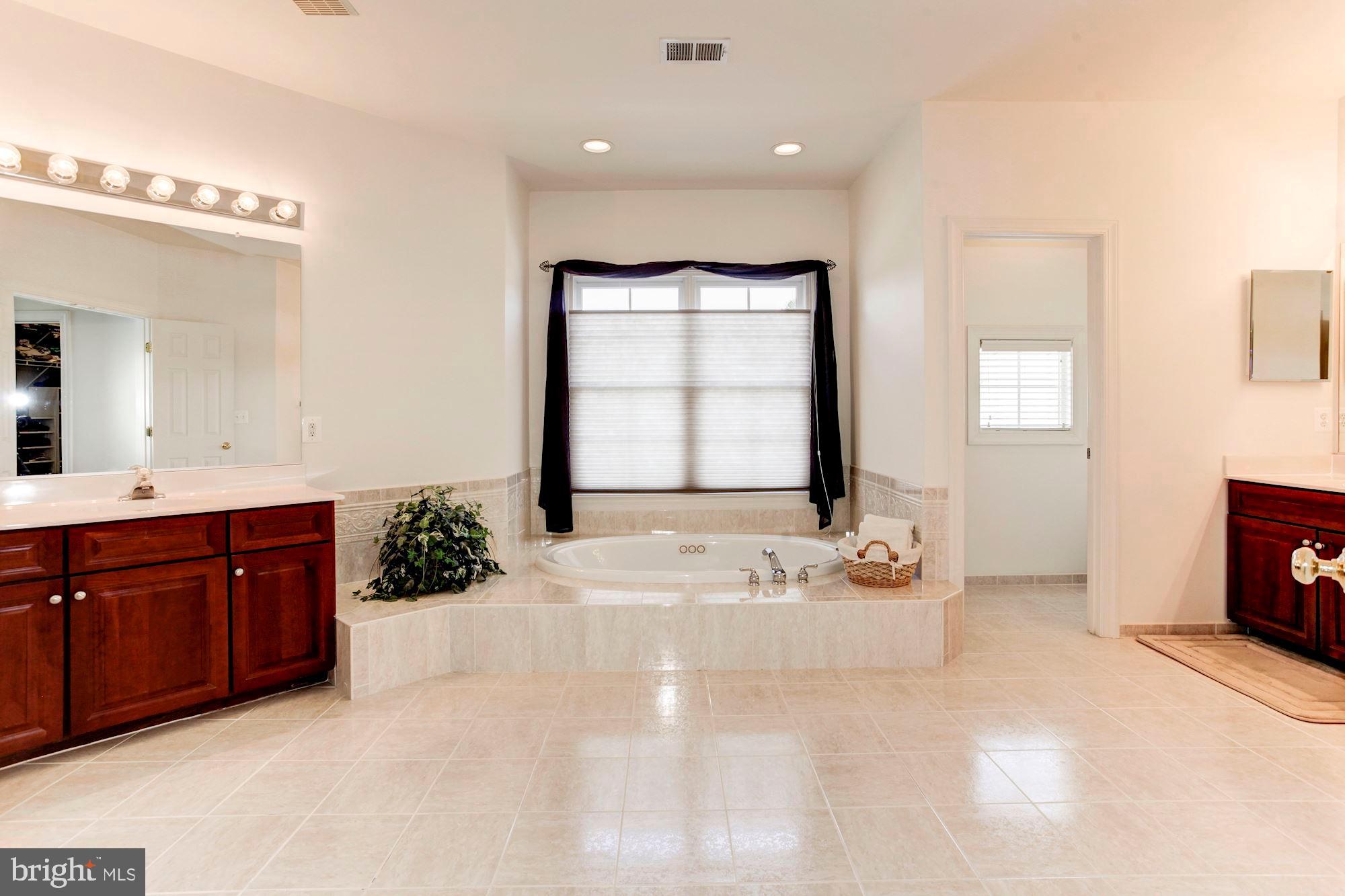 SUMNER LAKE - Residential