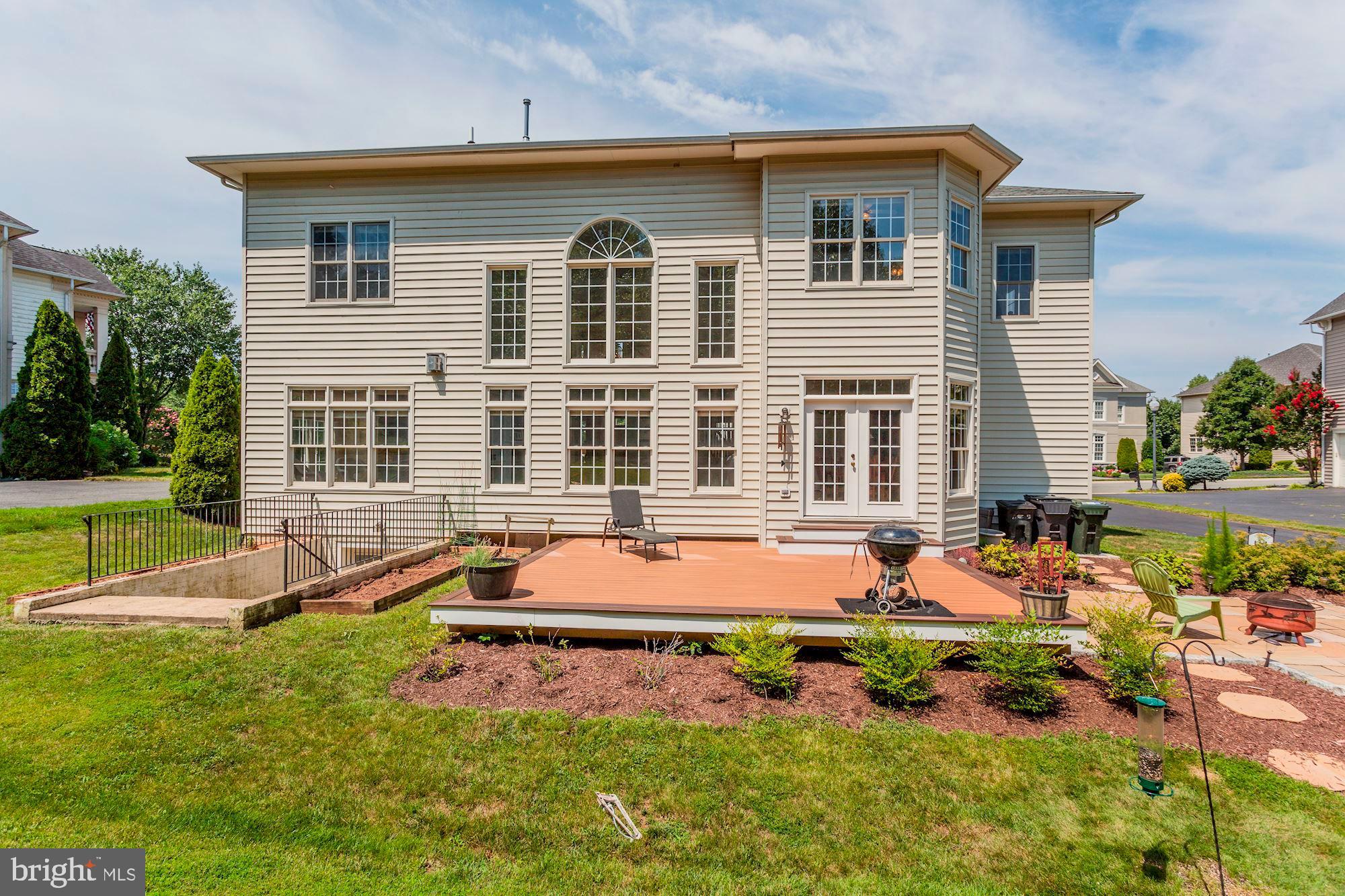 SUMNER LAKE - Residential