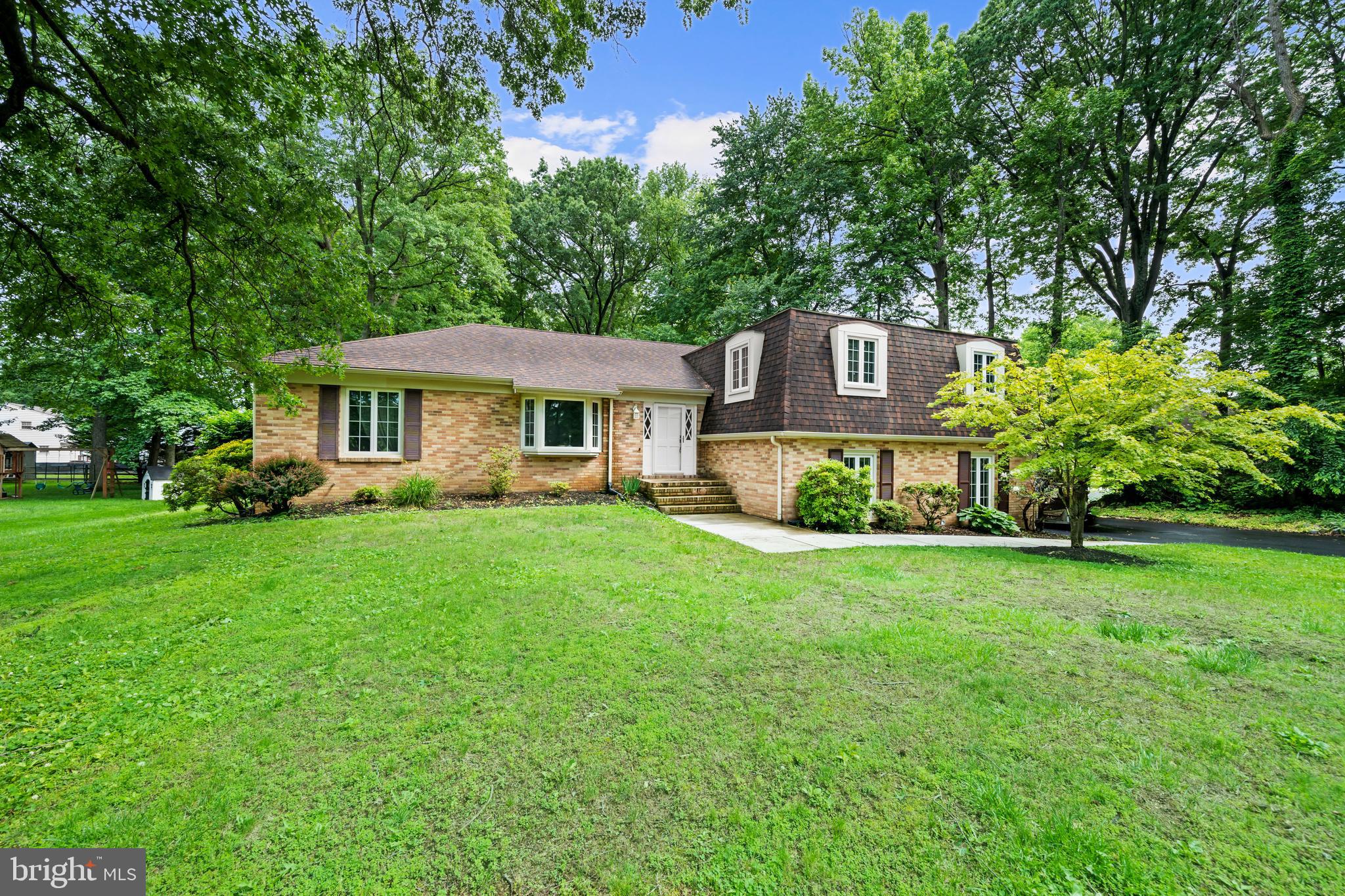 2610 RUSSELL ROAD