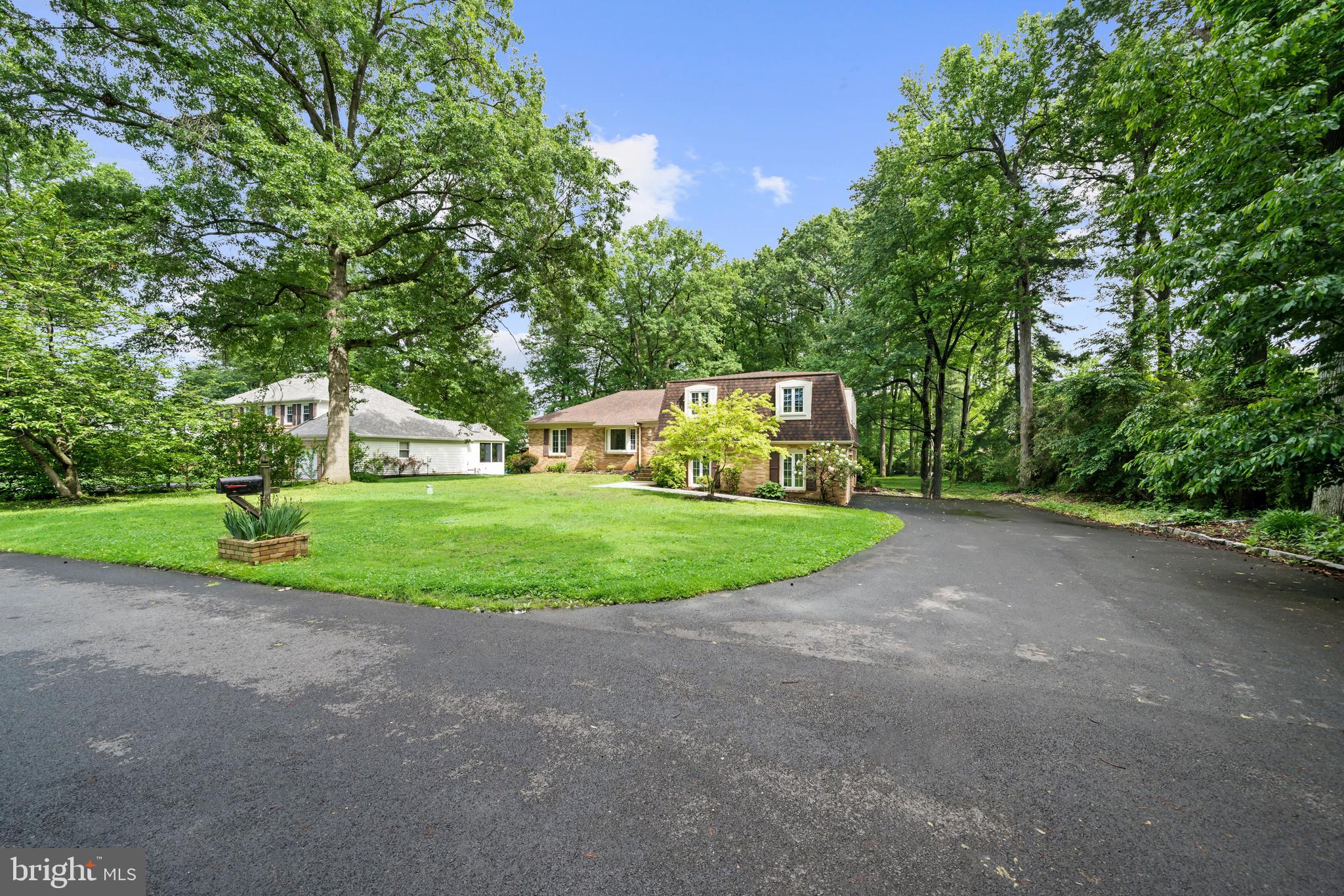 2610 RUSSELL ROAD