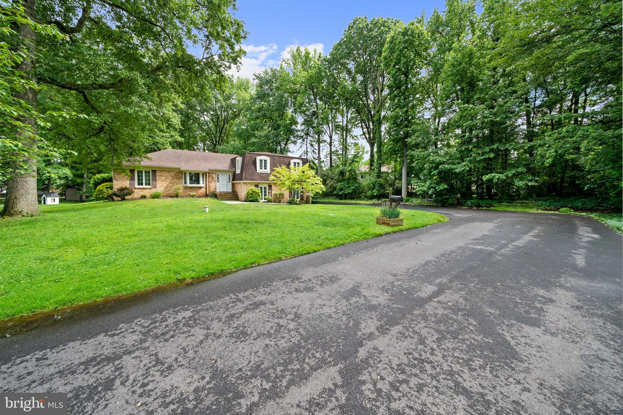 2610 RUSSELL ROAD