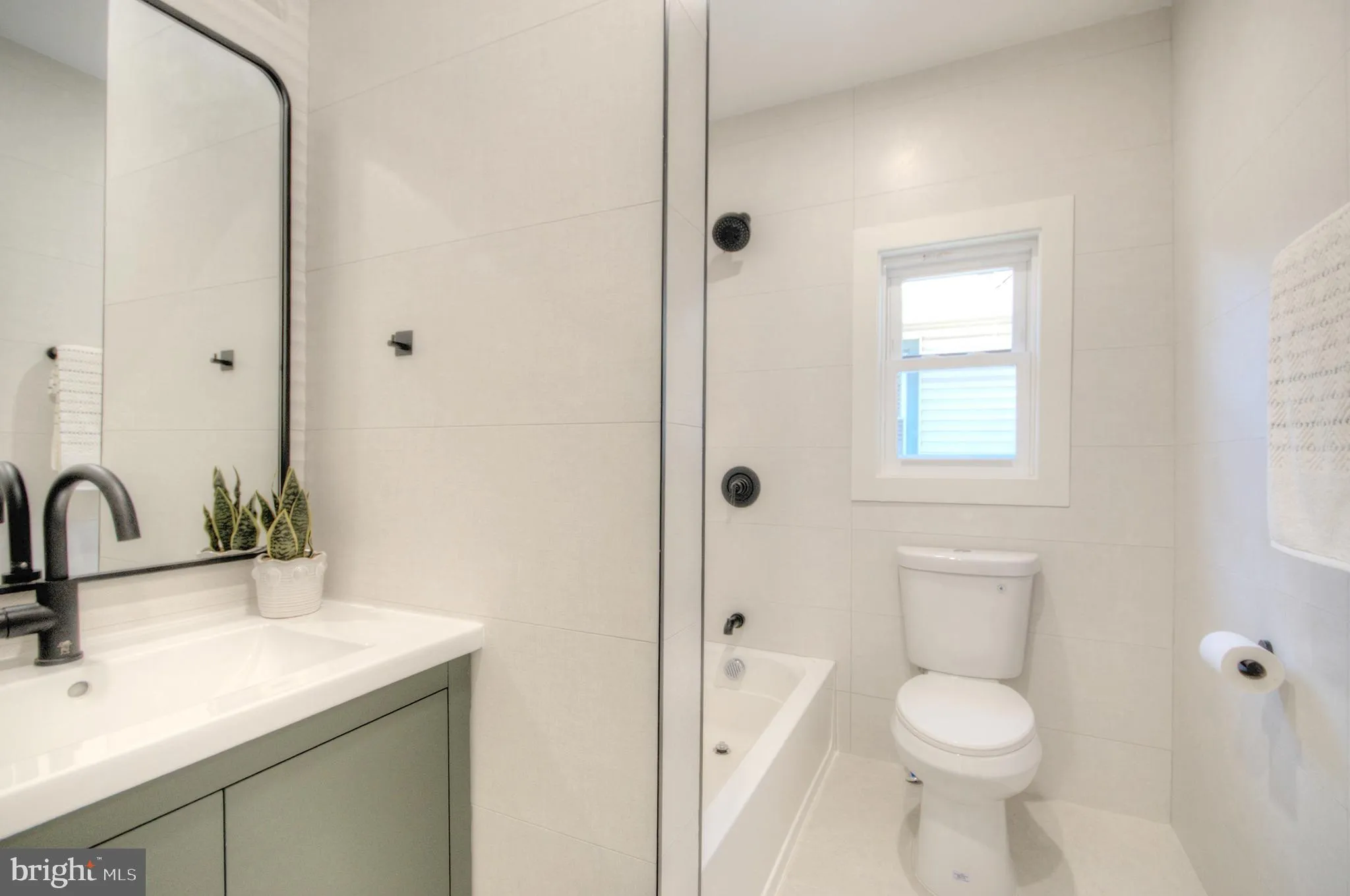 Collingswood, New Jersey 08108, United States, 4 Bedrooms Bedrooms, ,2 BathroomsBathrooms,Residential,Active,253918