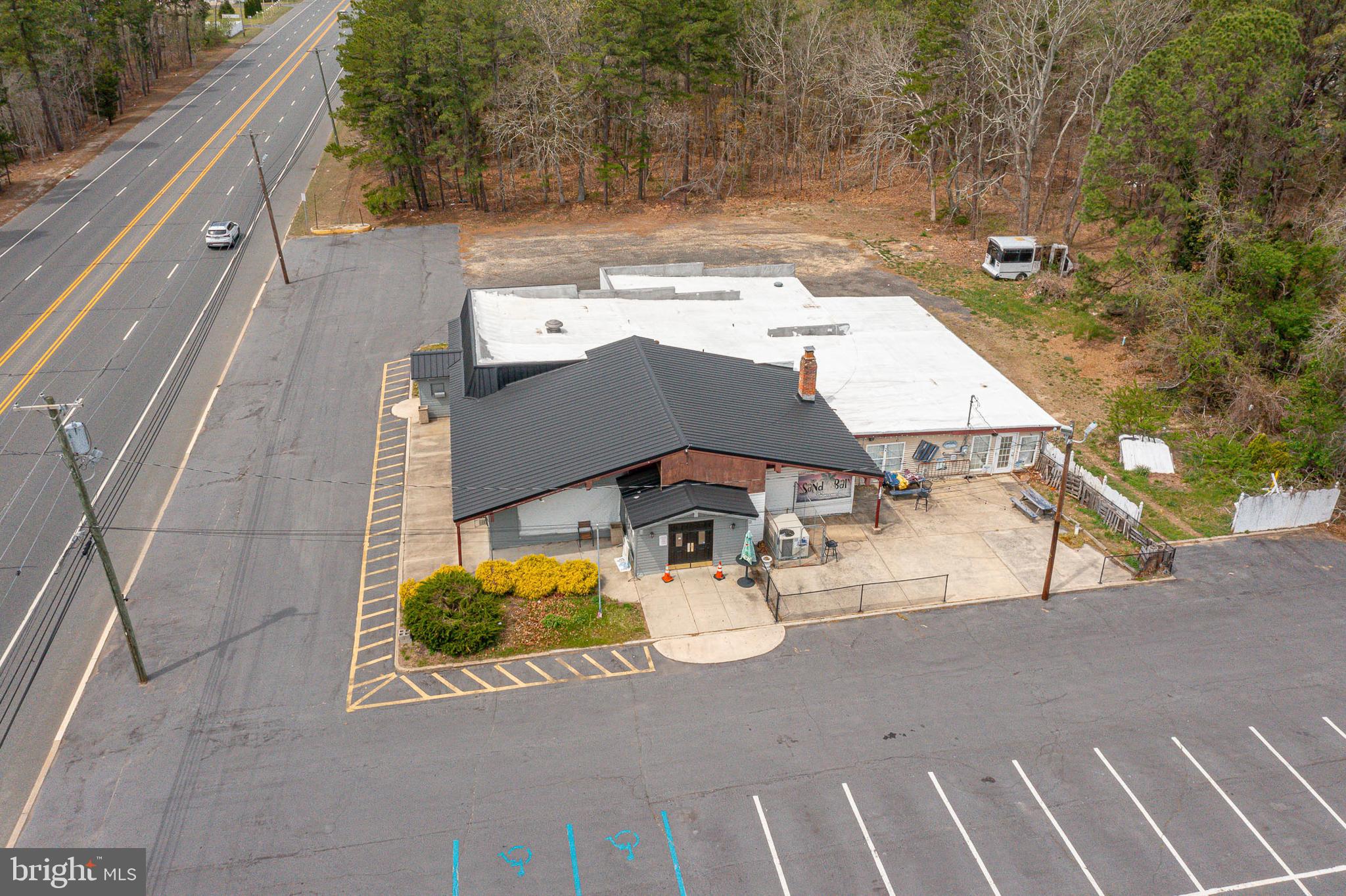 40 E BLACK HORSE PIKE