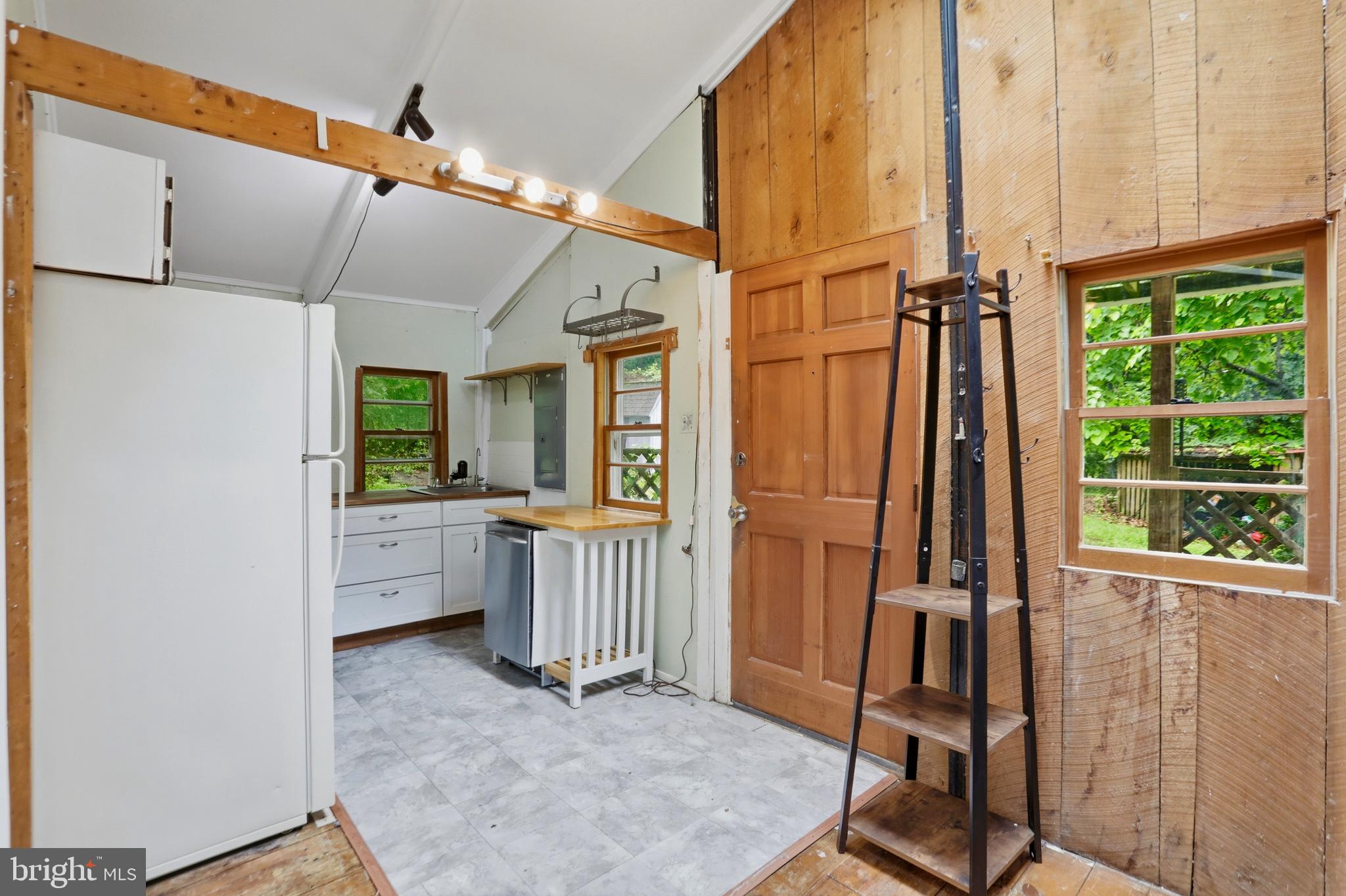 105 ROLLISON ROAD