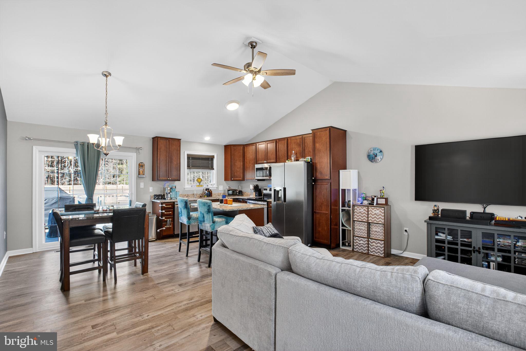 CABIN POINT - Residential