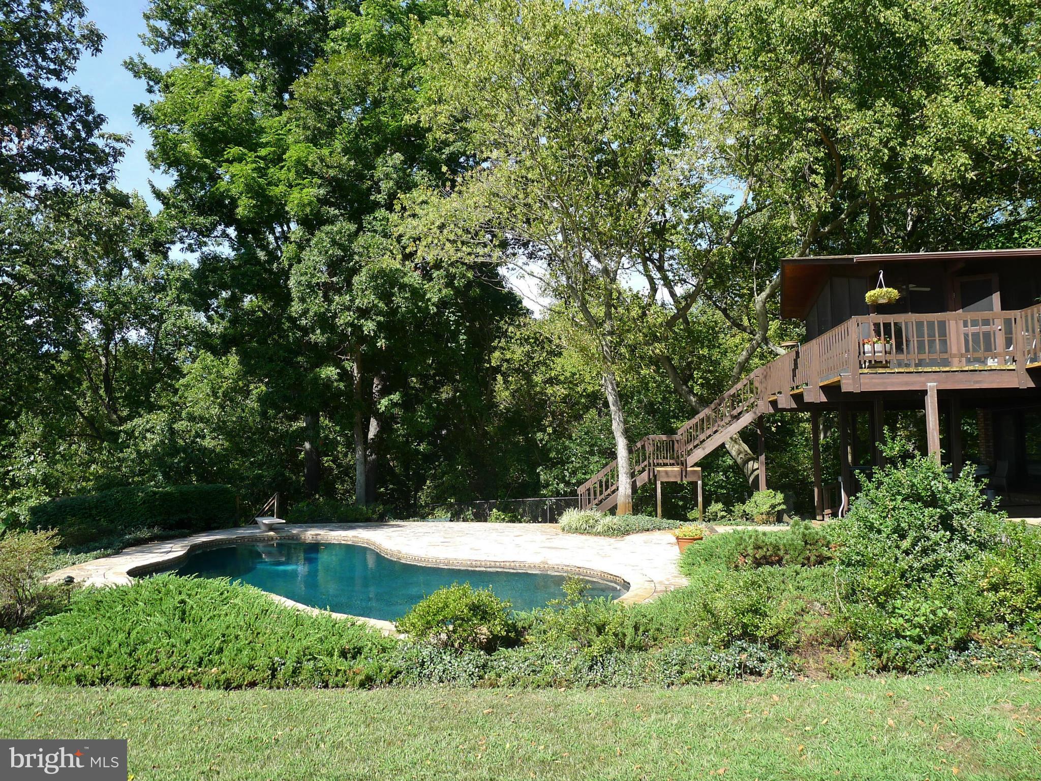 POPLAR POINT - Residential