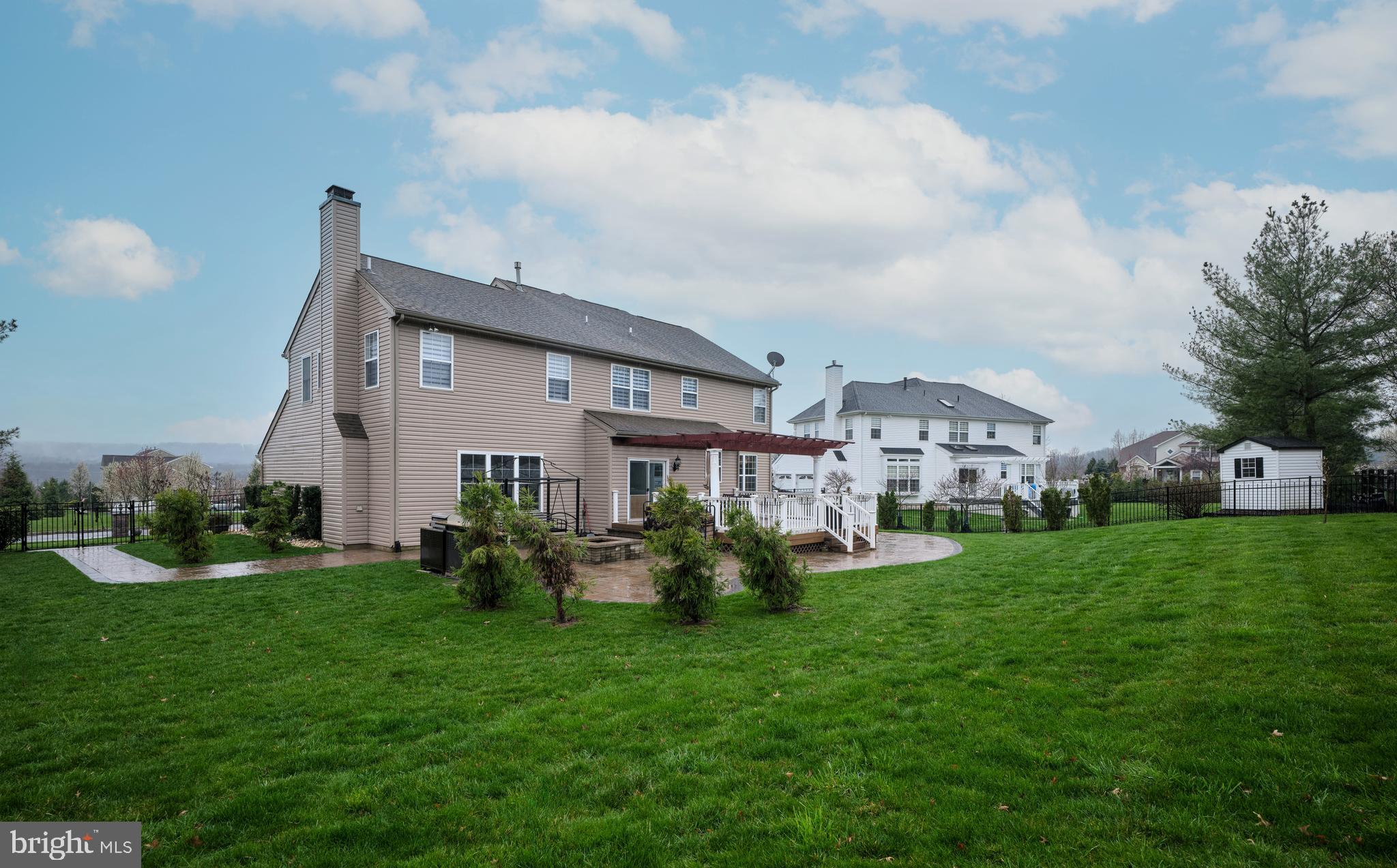 NORTH POINTE - Residential