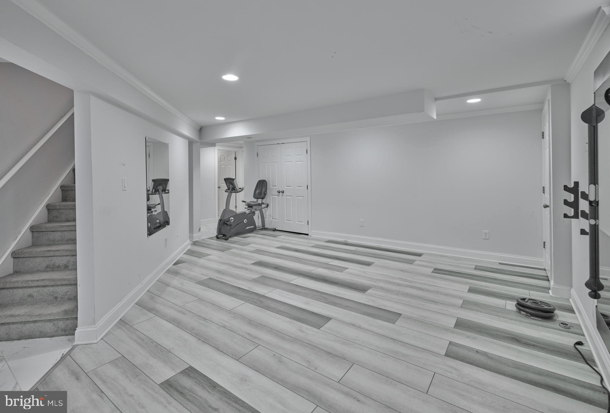 NORTH POINTE - Residential