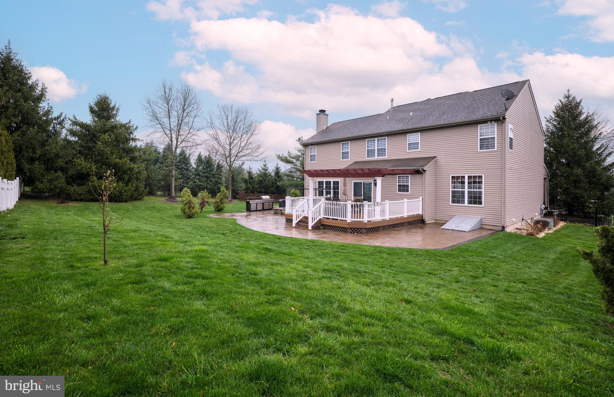 NORTH POINTE - Residential