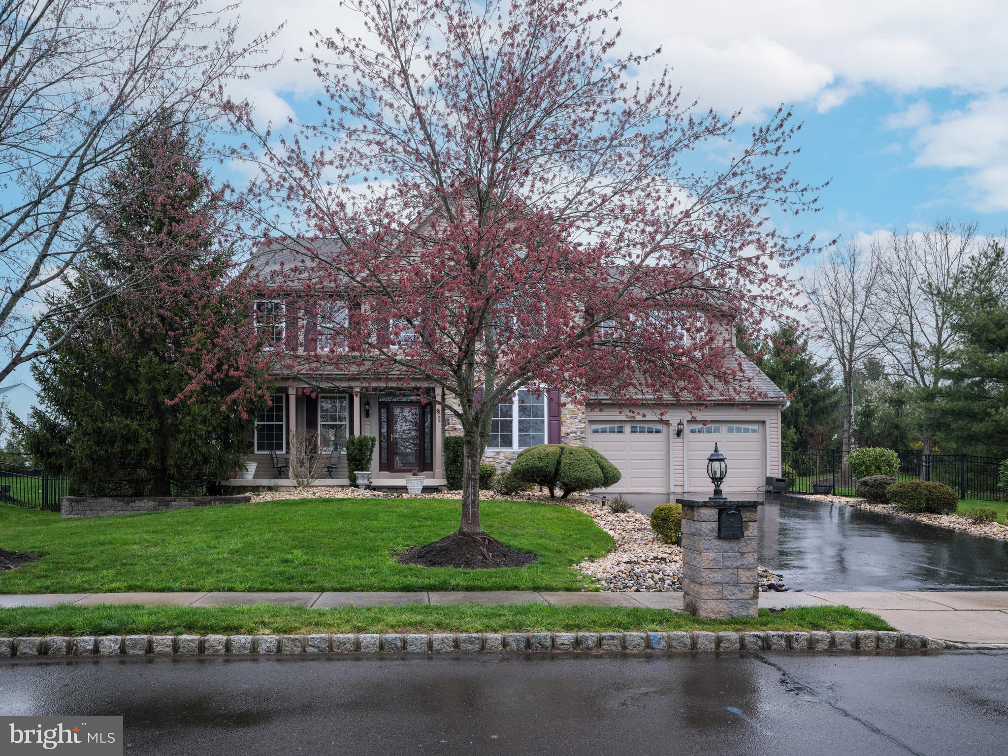 NORTH POINTE - Residential