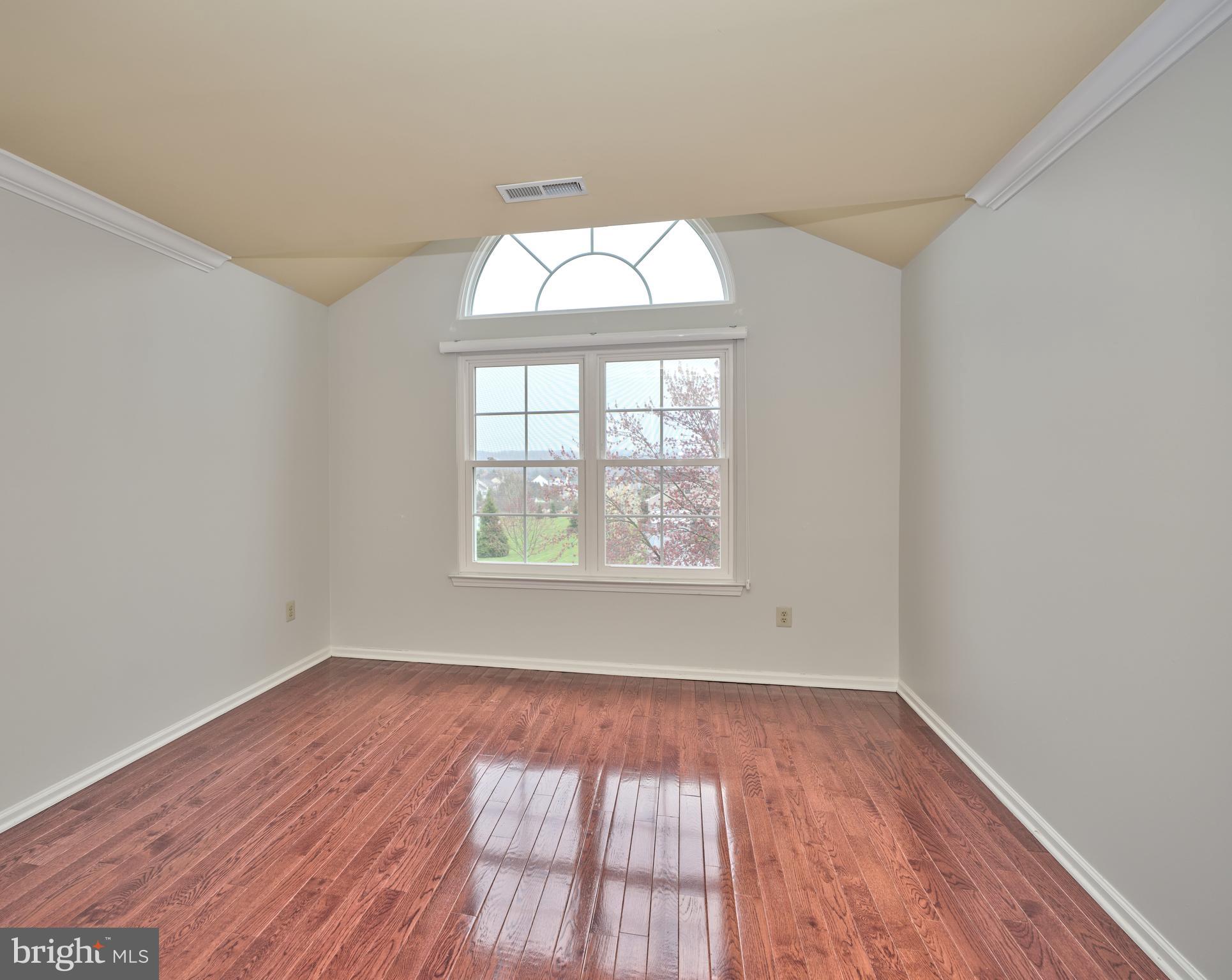 NORTH POINTE - Residential