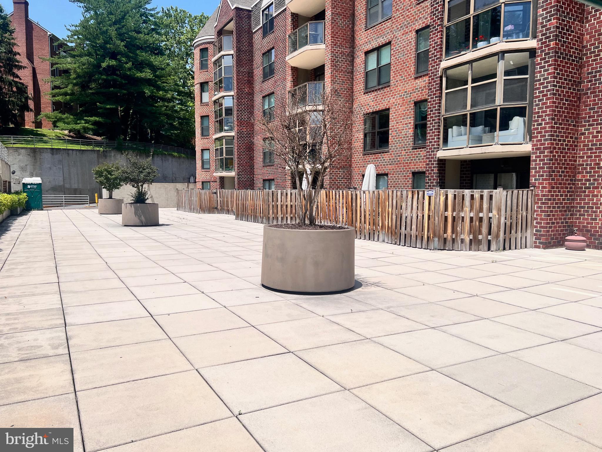 ASTORIA CONDOMINIUM - Residential