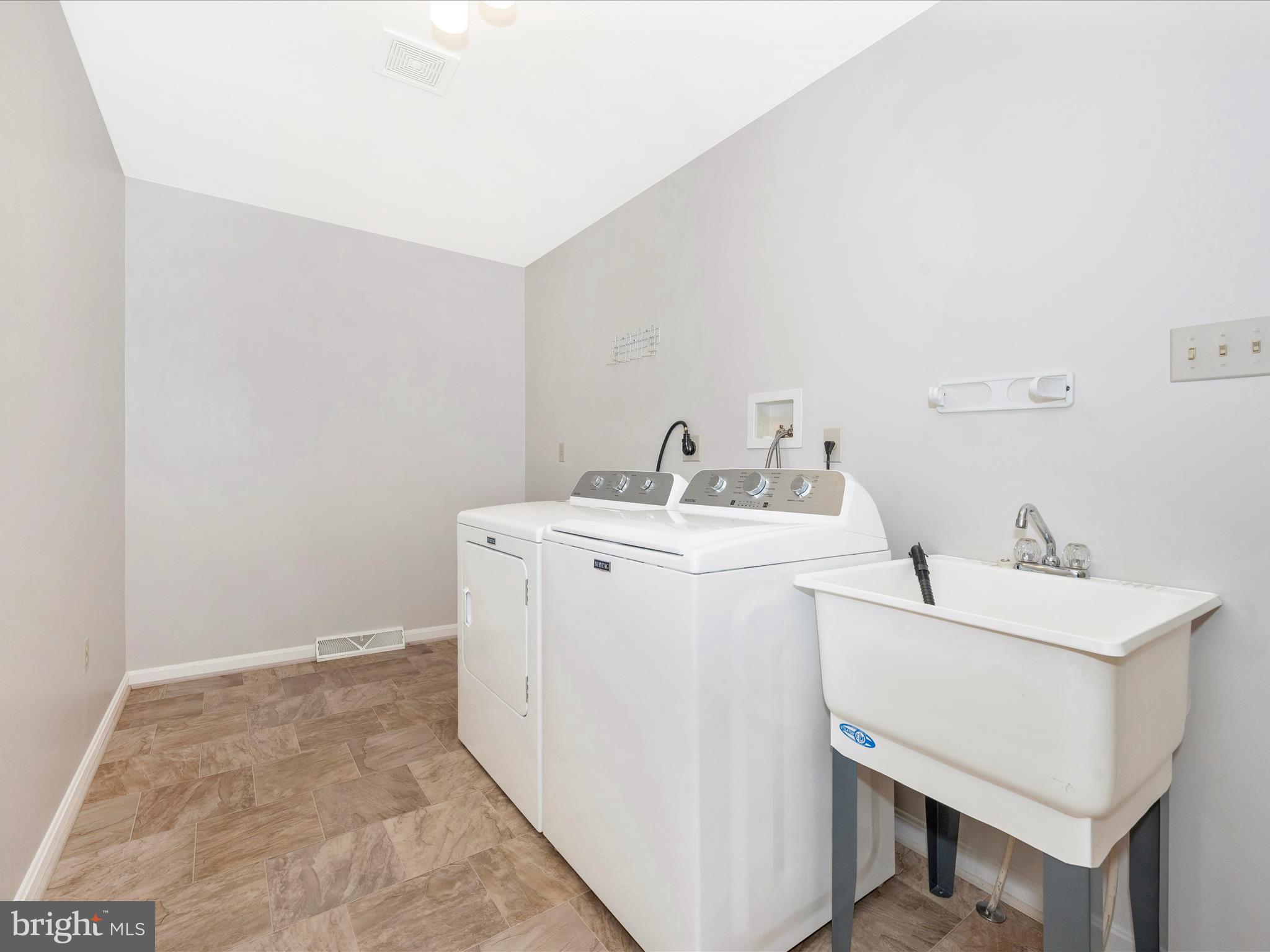 FAIRWINDS - Residential