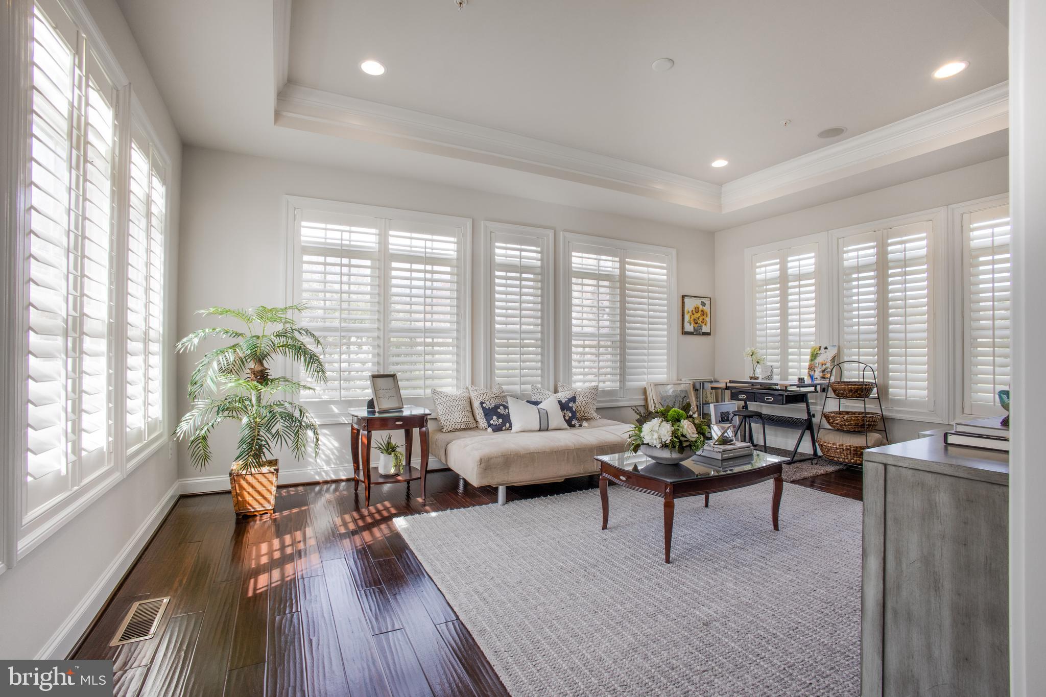 RIVERWOOD - Residential