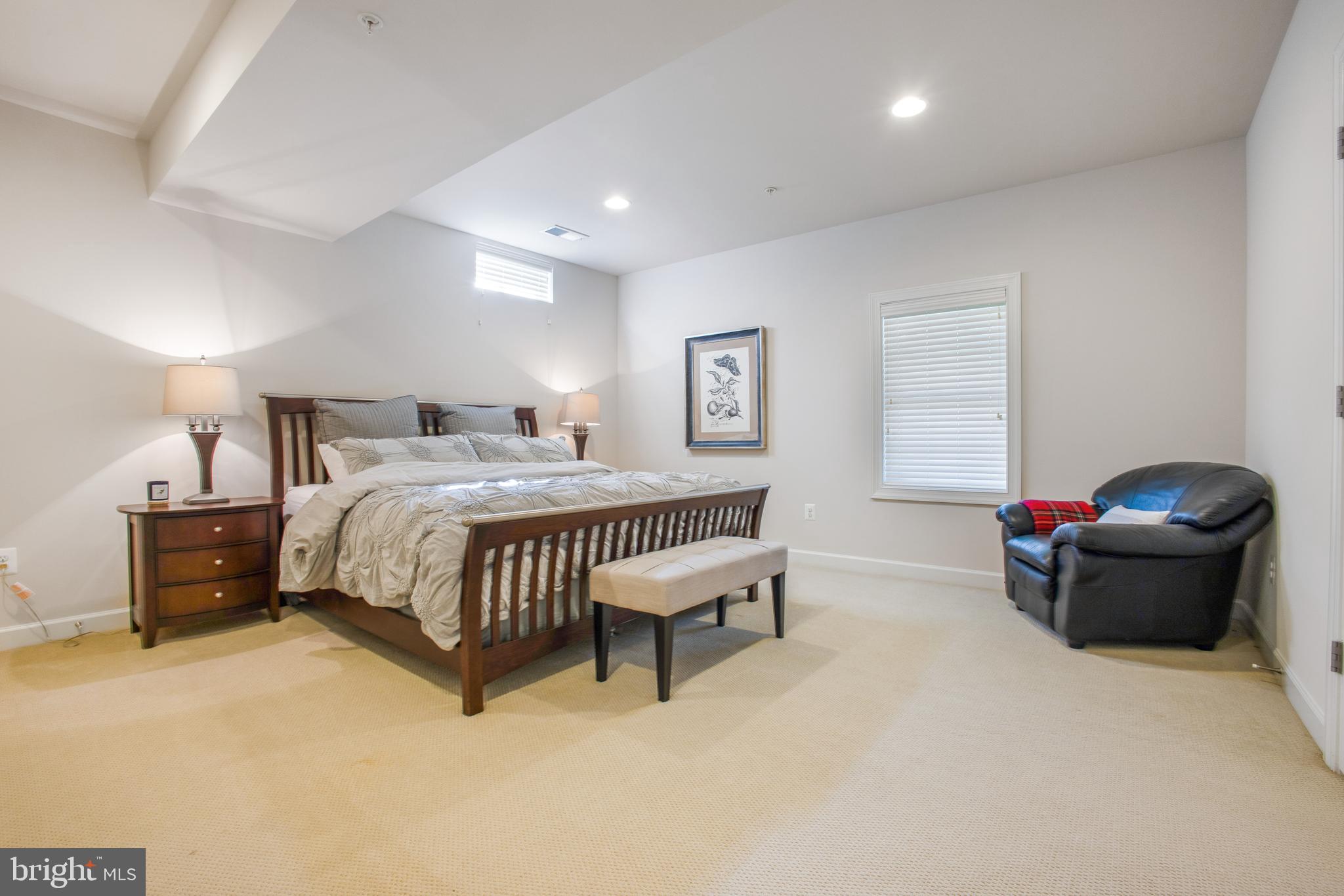 RIVERWOOD - Residential