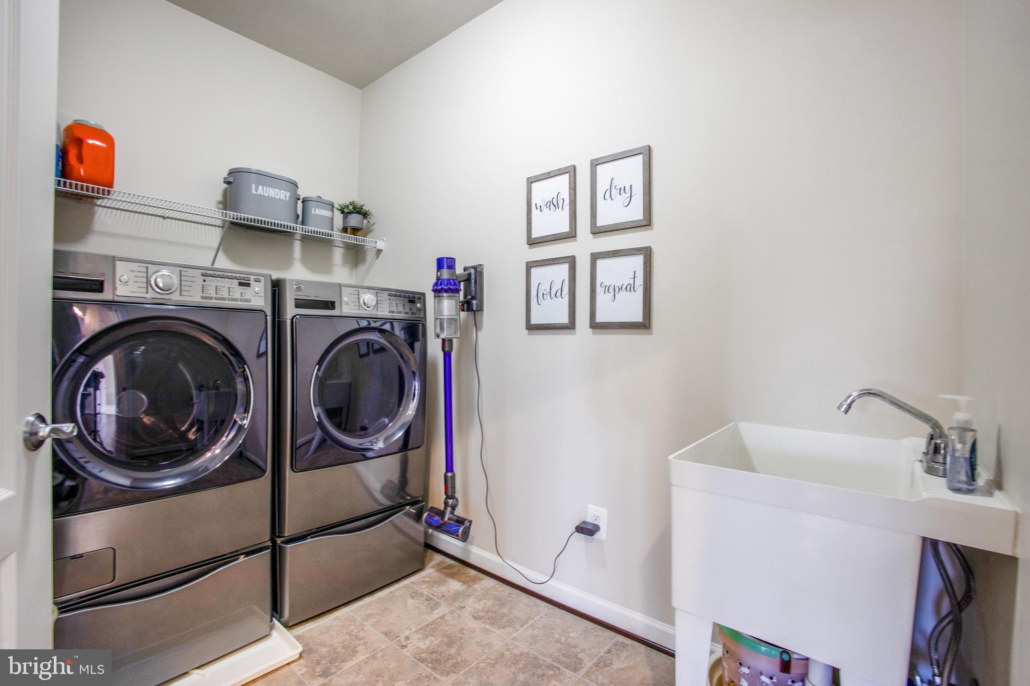 RIVERWOOD - Residential