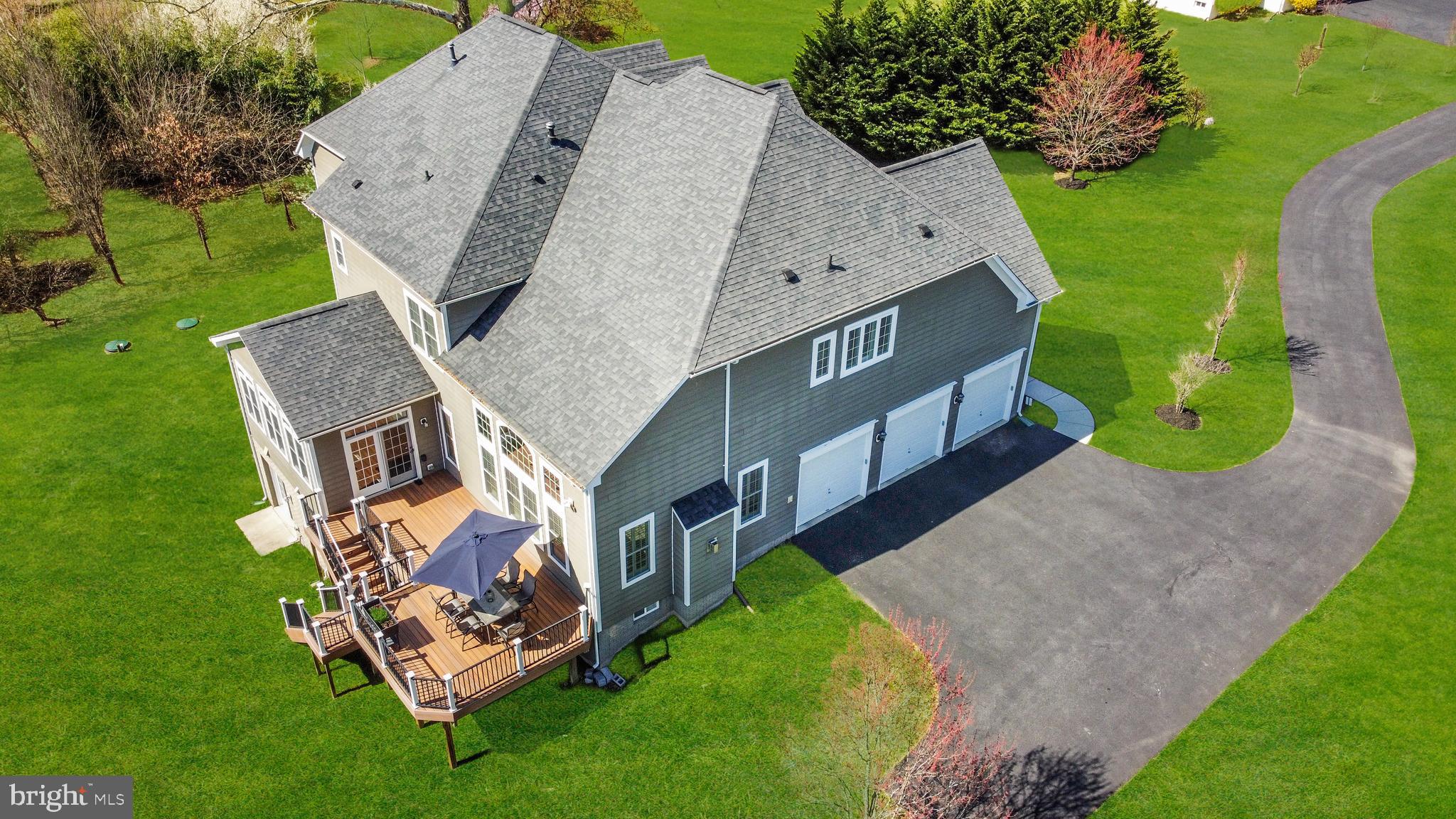 RIVERWOOD - Residential