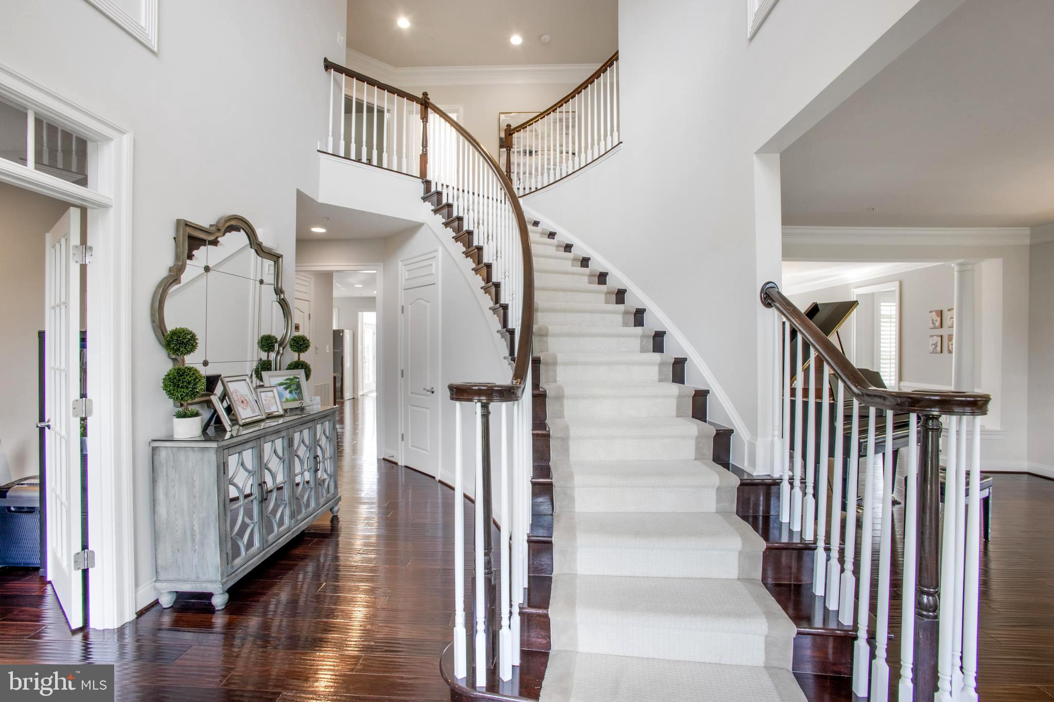 RIVERWOOD - Residential