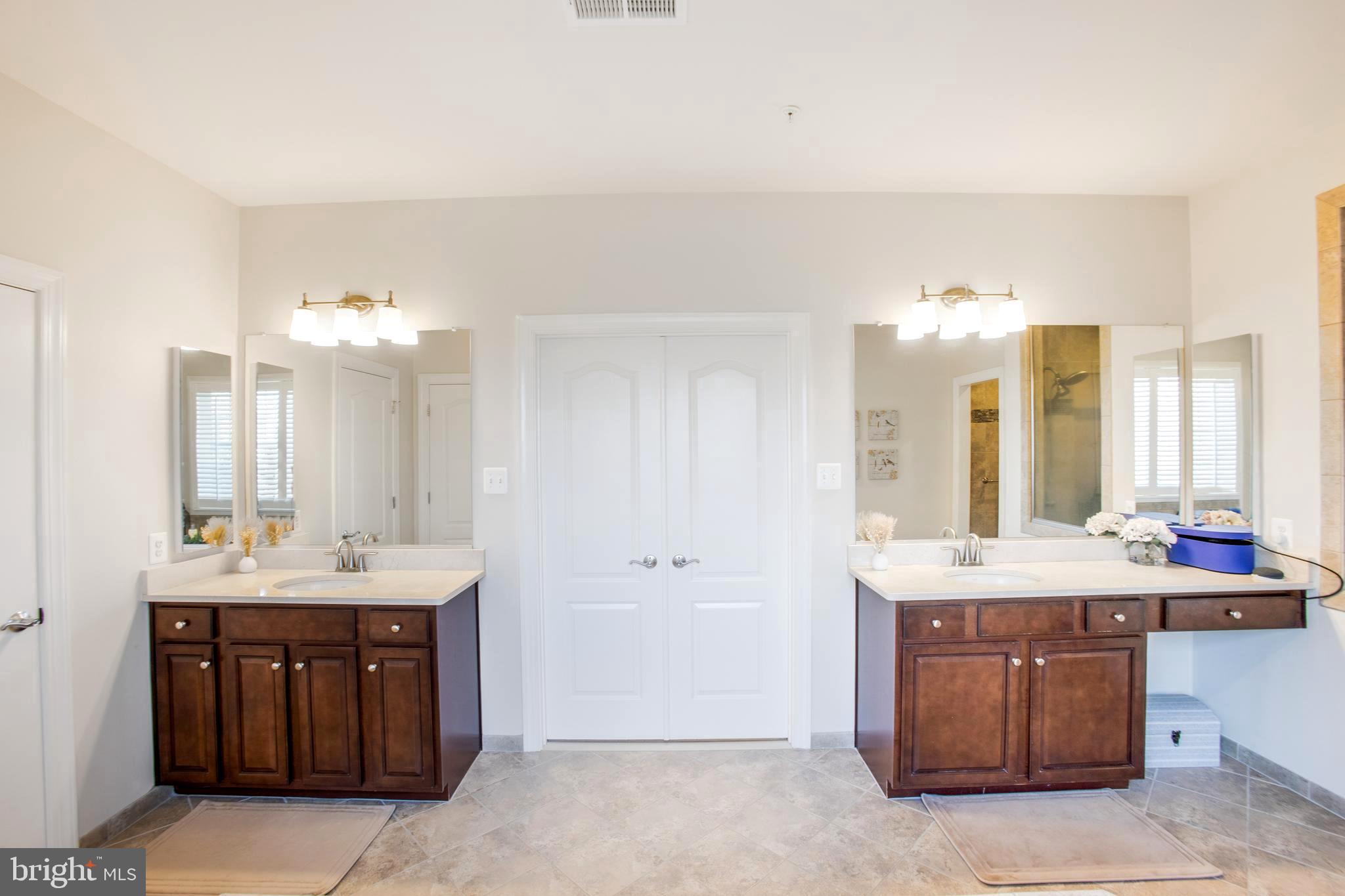 RIVERWOOD - Residential