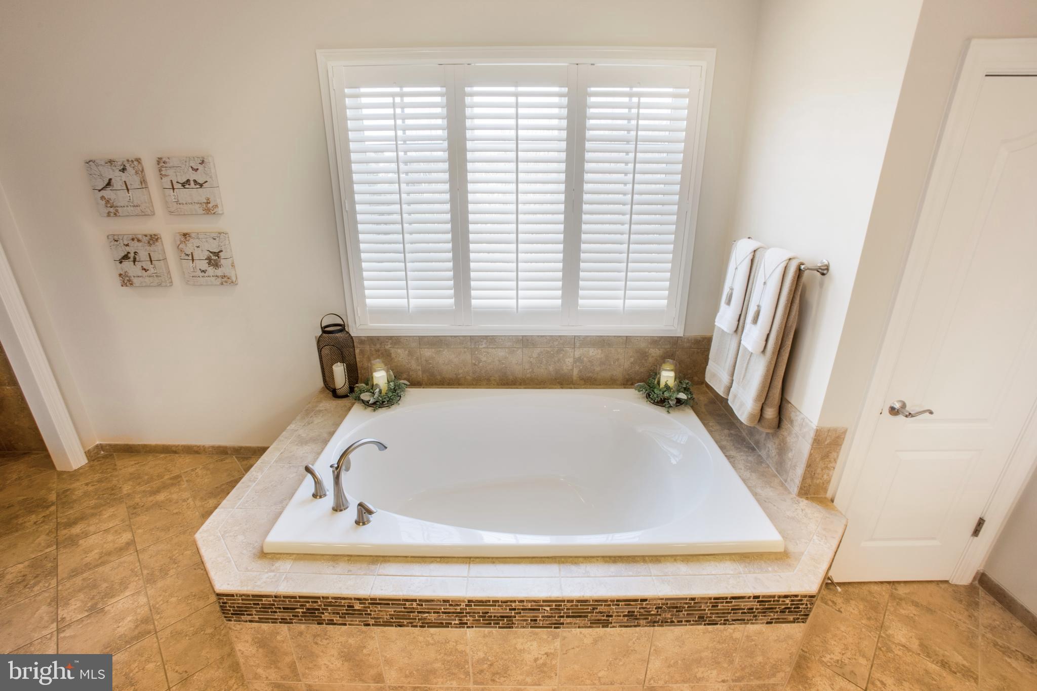 RIVERWOOD - Residential