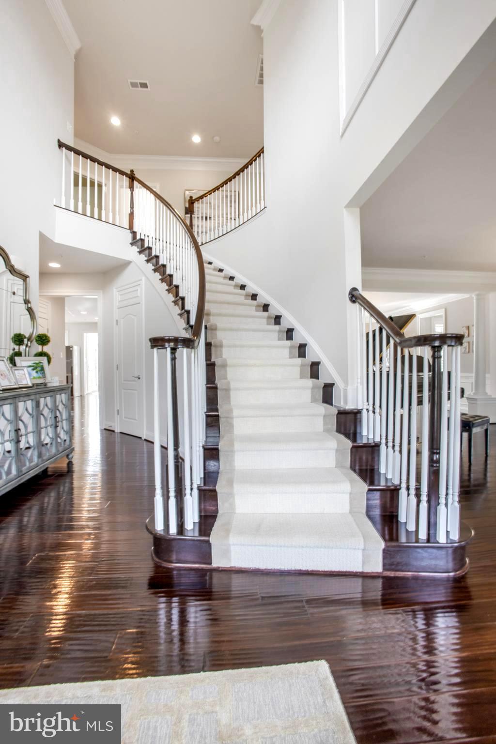 RIVERWOOD - Residential