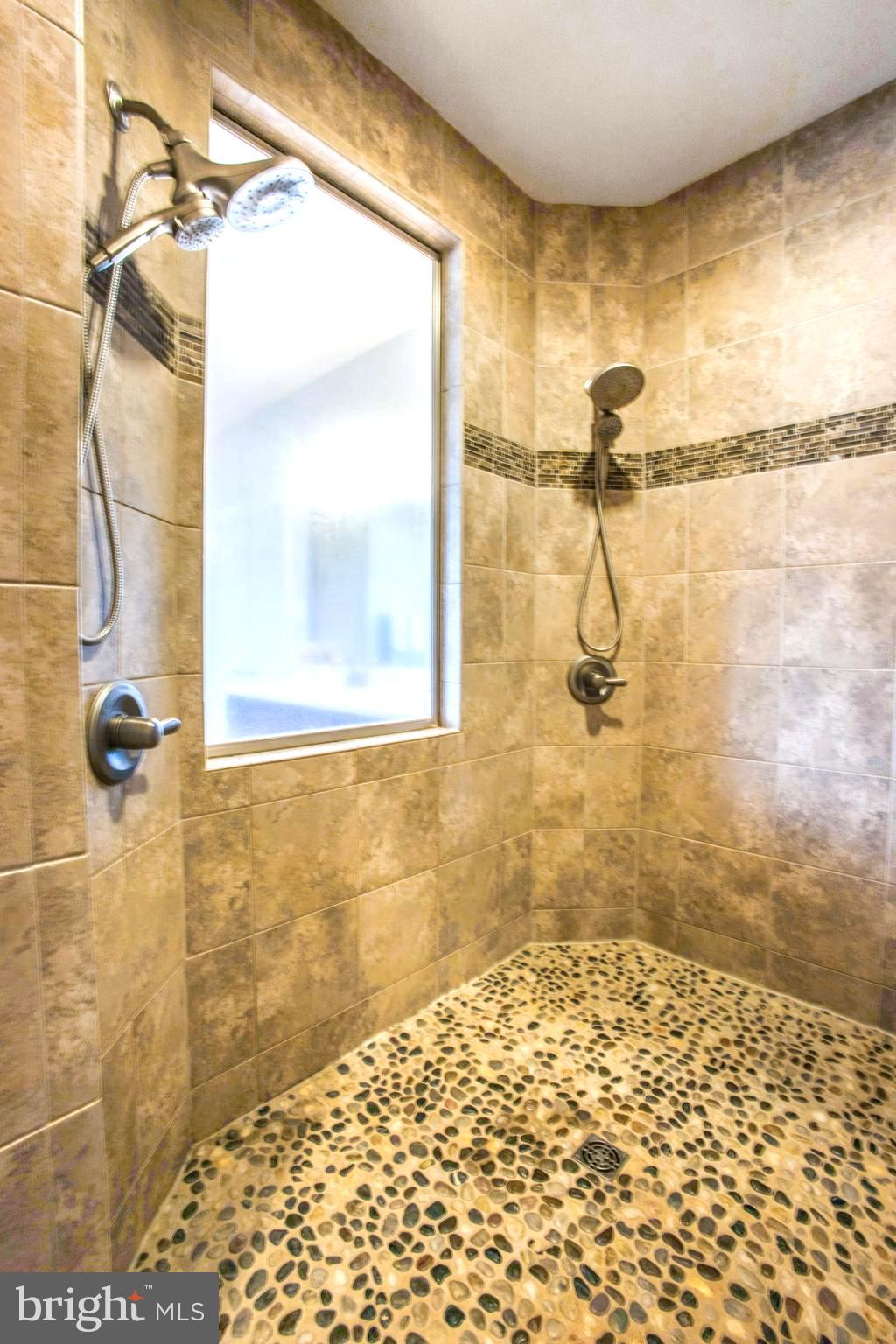 RIVERWOOD - Residential