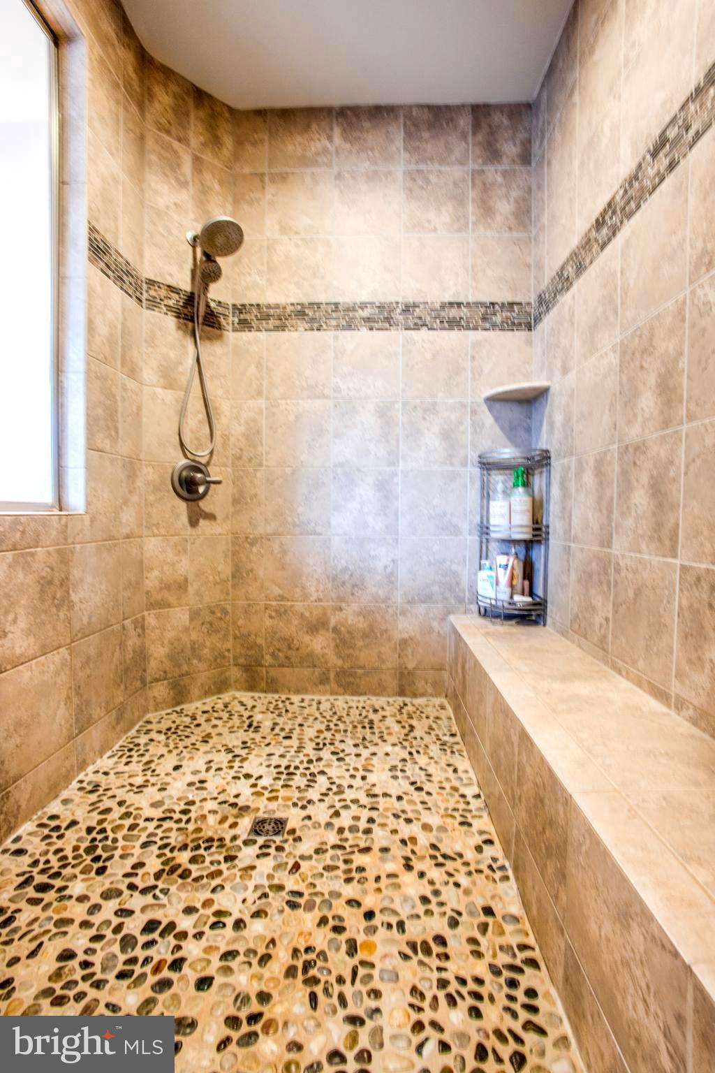 RIVERWOOD - Residential