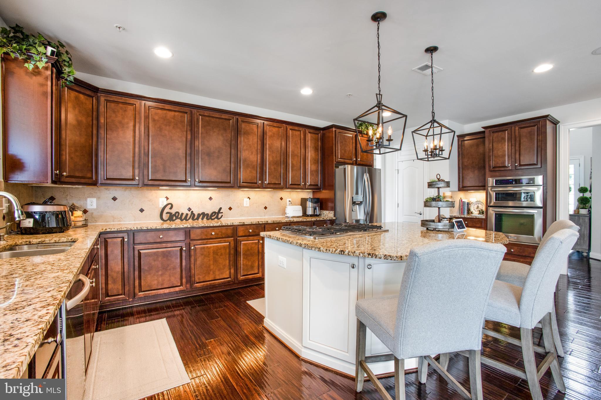 RIVERWOOD - Residential