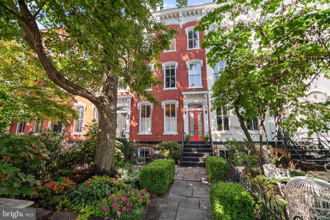 604 EAST CAPITOL STREET NE WASHINGTON DC 20003