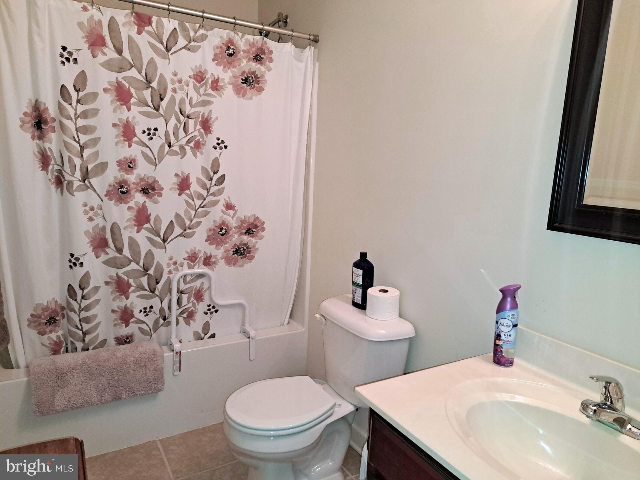 INWOOD VILLAGE - Residential