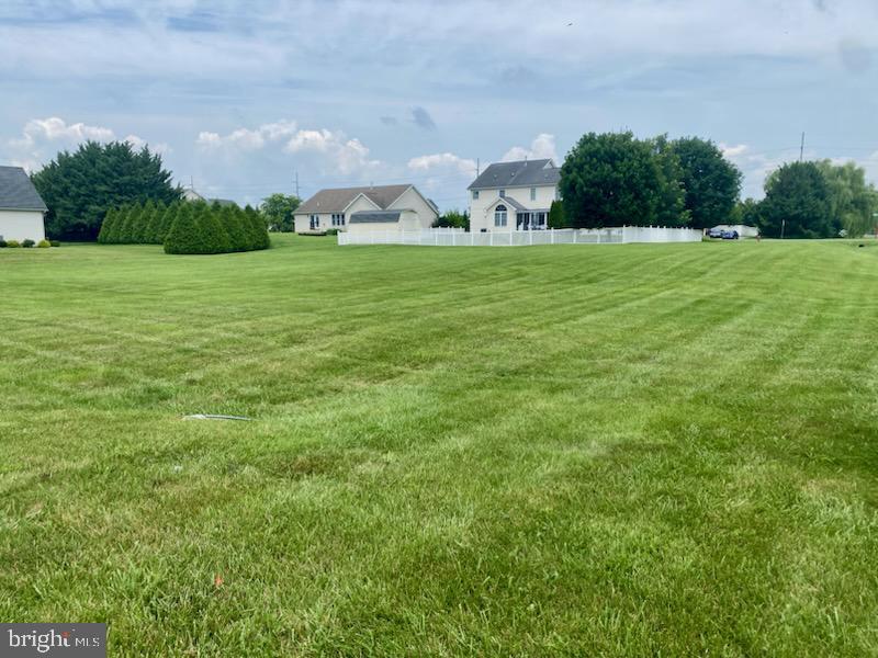 SUMMER BREEZE LANE LOT 20