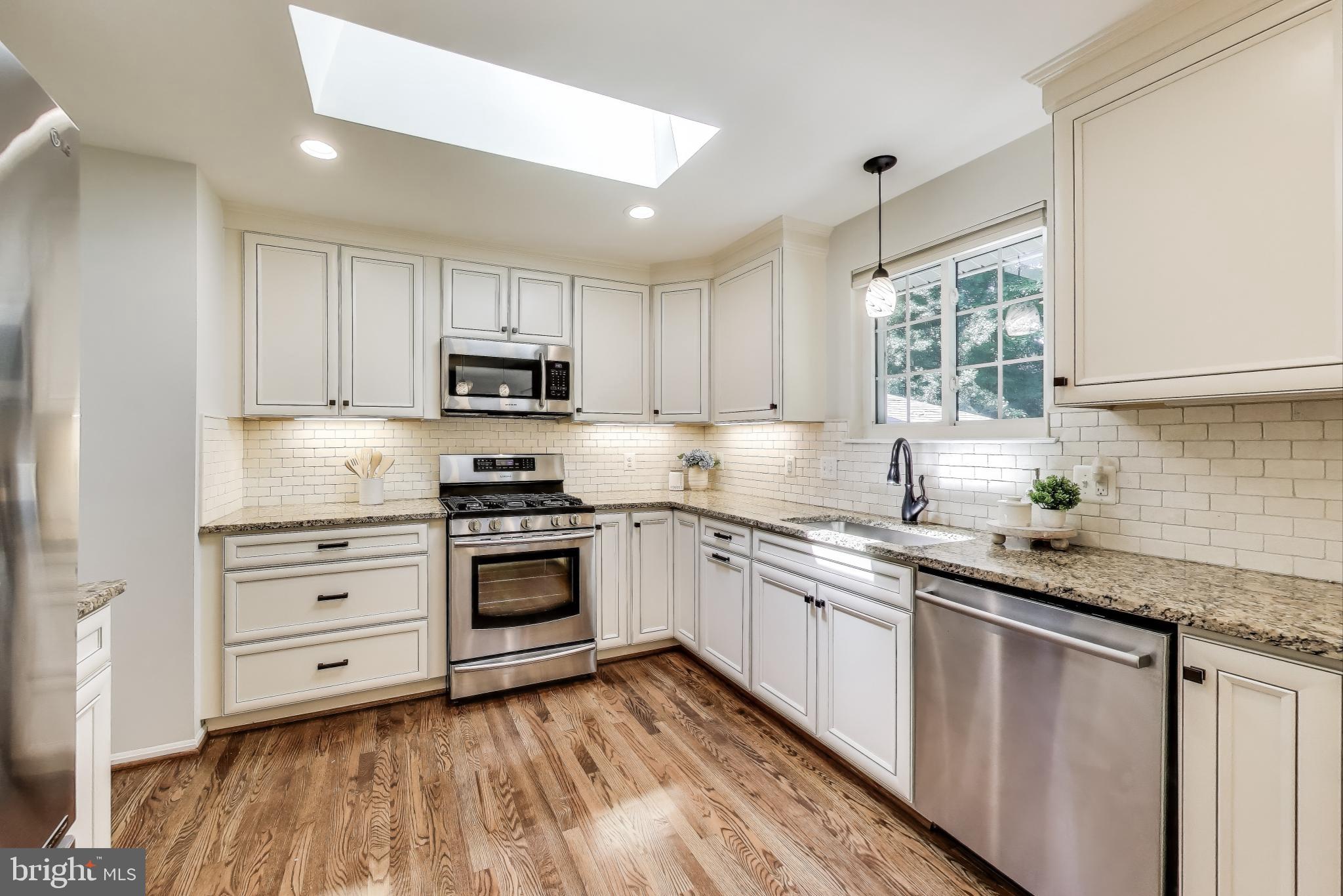5208 GAINSBOROUGH DRIVE