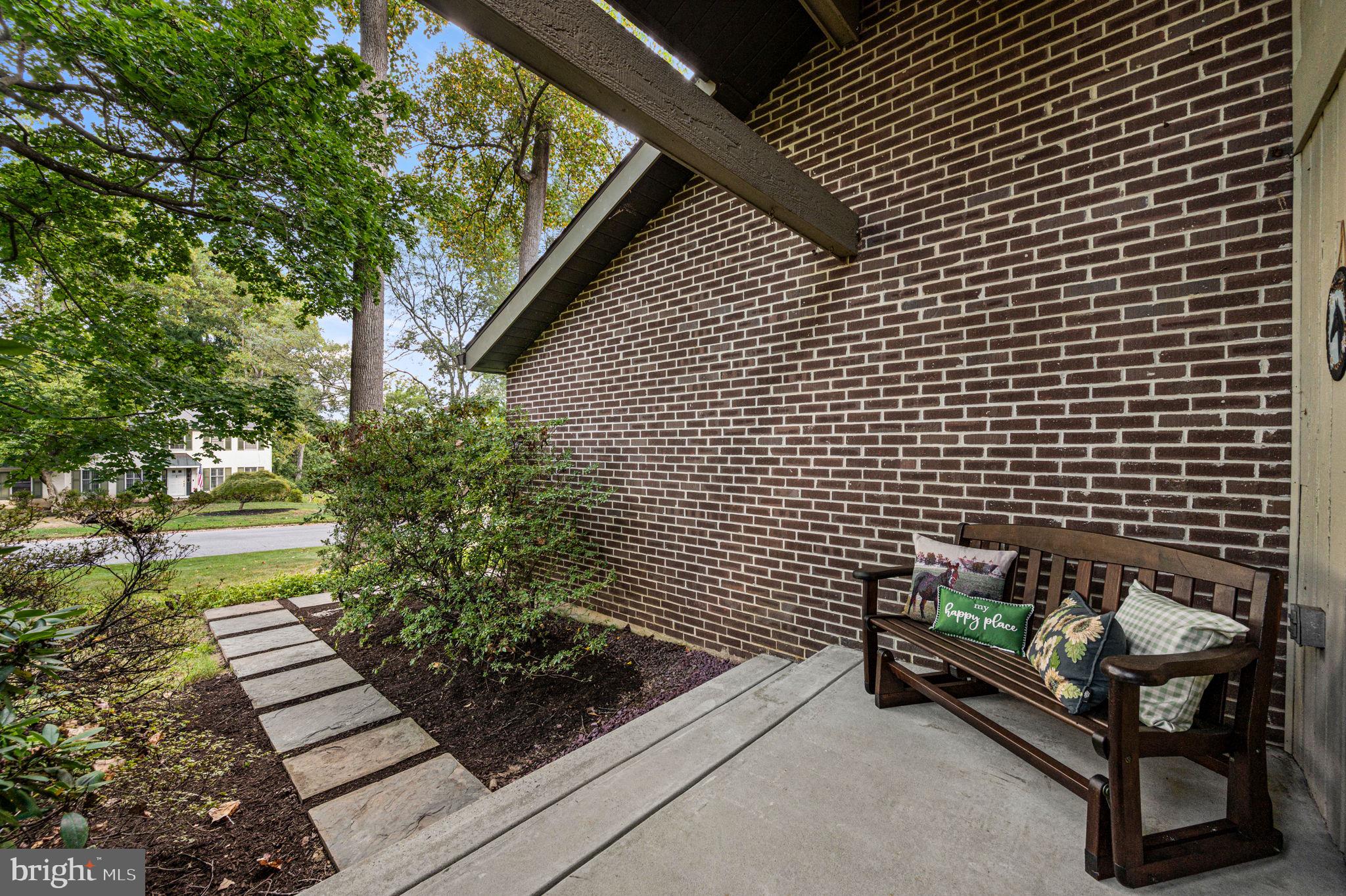 641 THORNCROFT DRIVE