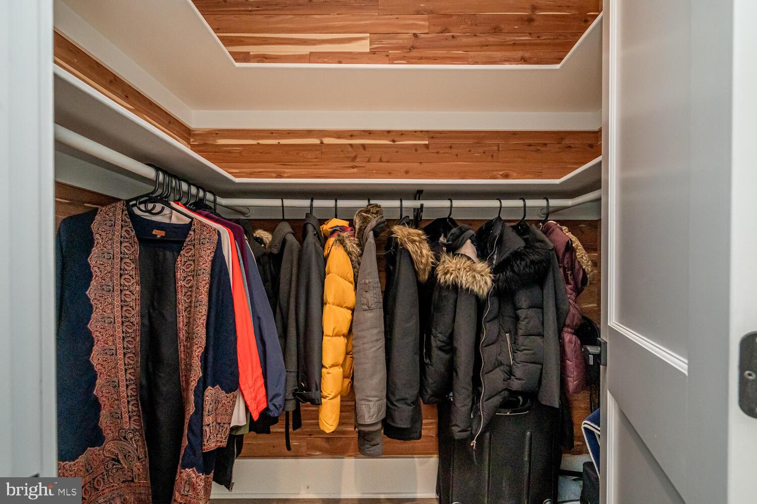 PIMMIT HILLS - Residential