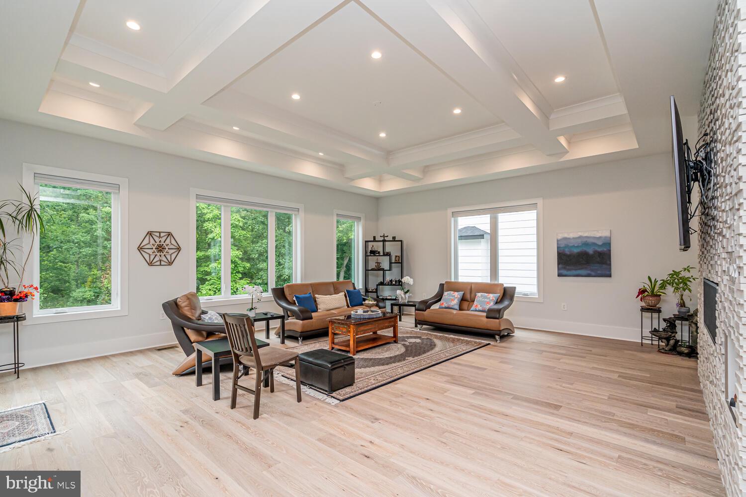 PIMMIT HILLS - Residential