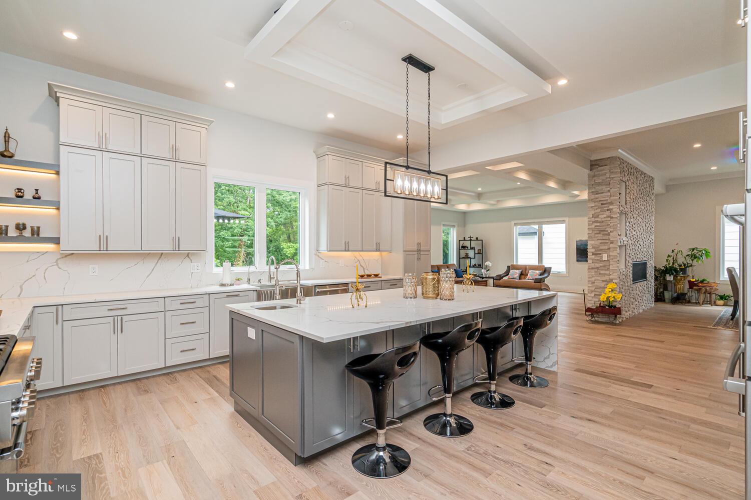 PIMMIT HILLS - Residential