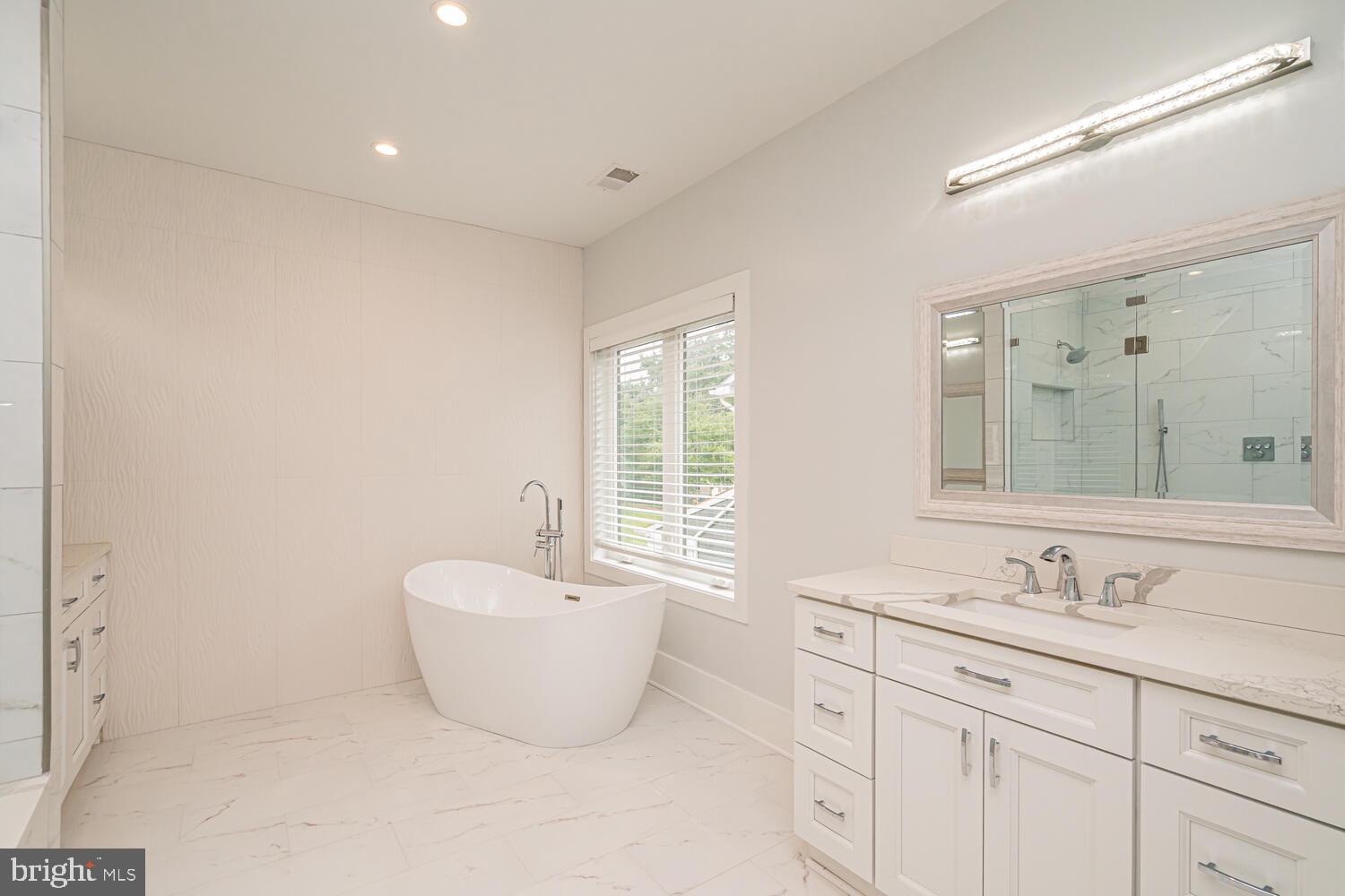 PIMMIT HILLS - Residential