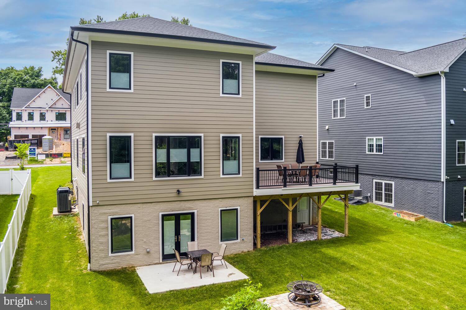 PIMMIT HILLS - Residential