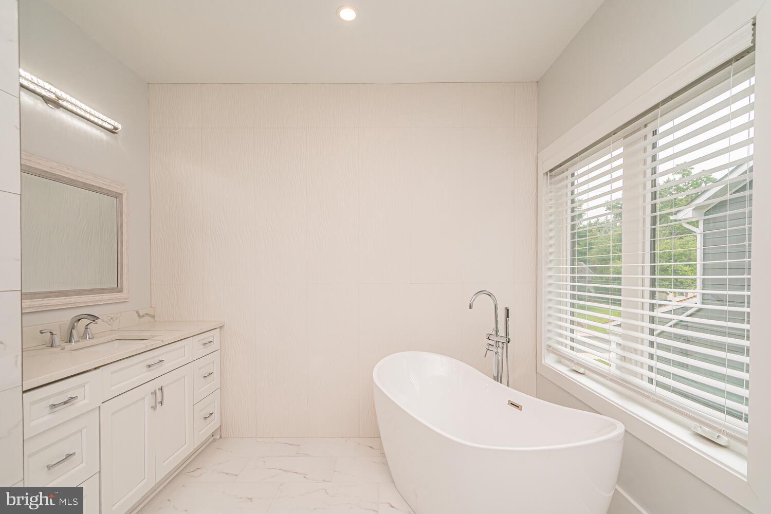 PIMMIT HILLS - Residential