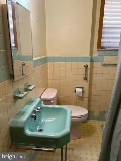 Philadelphia, Pennsylvania 19145, United States, 3 Bedrooms Bedrooms, ,2 BathroomsBathrooms,Residential,Active,159506