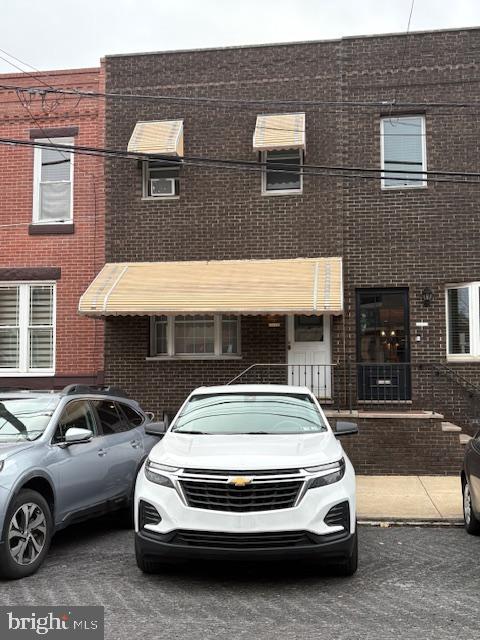 this home is in good condition this three bedroom and one and half bath is situated on a beautiful block with accessibility to stadium area great bones!!! come and check it out!!!!