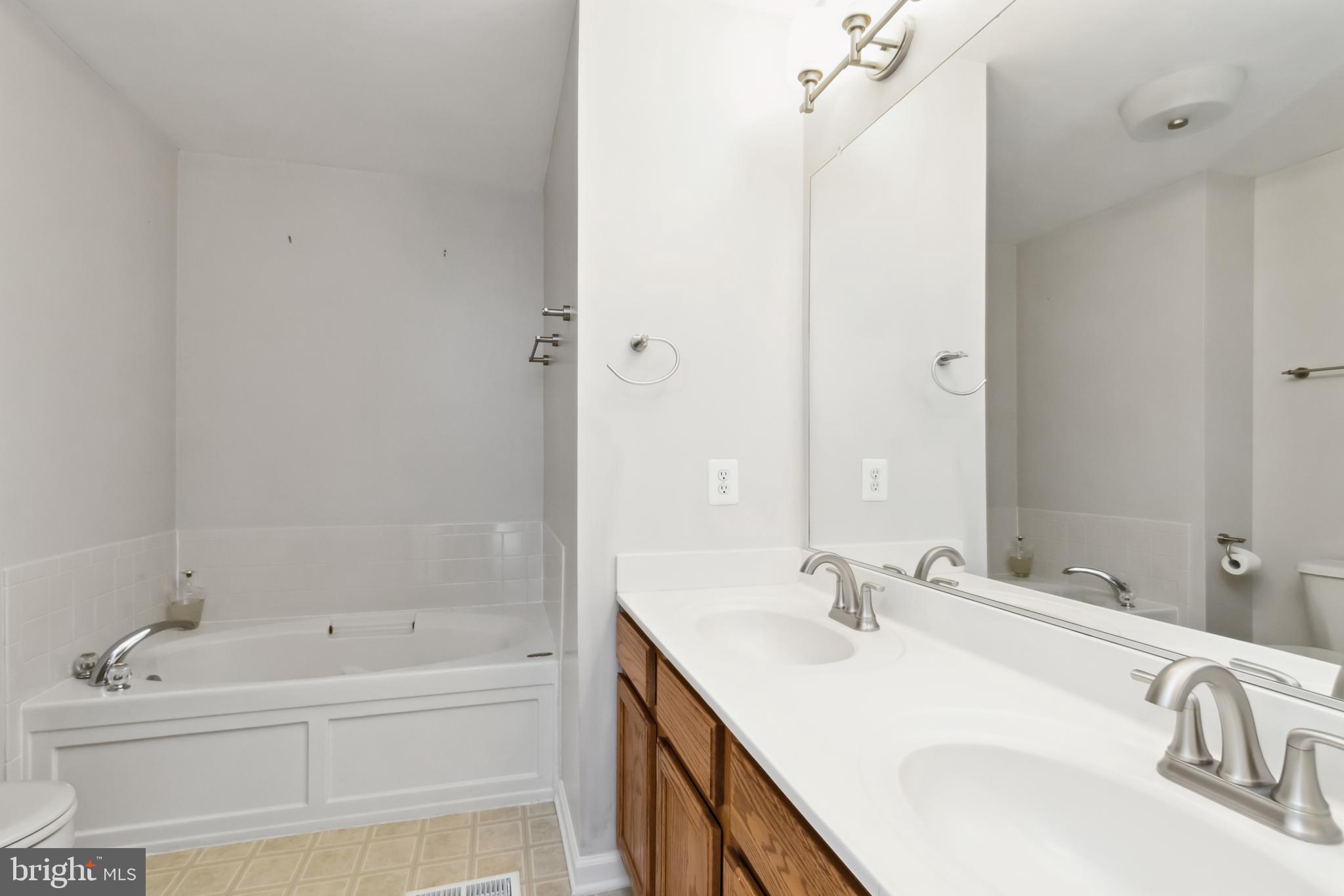 COUNTY CENTER - Residential