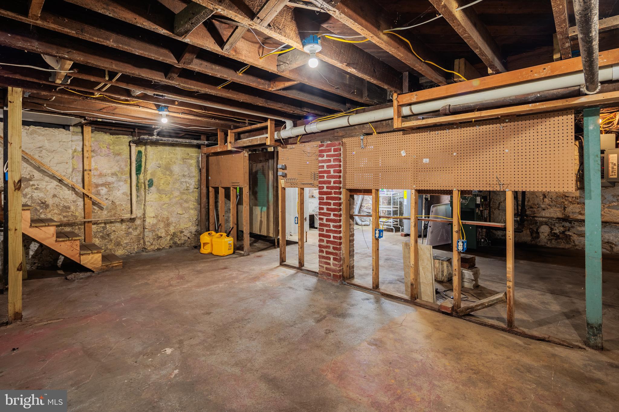 MOUNT WASHINGTON - Residential