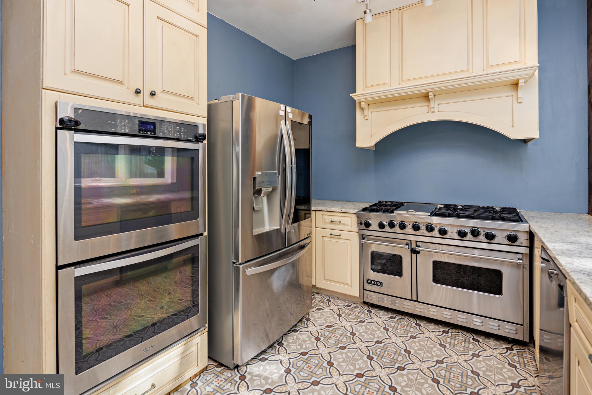 MOUNT WASHINGTON - Residential