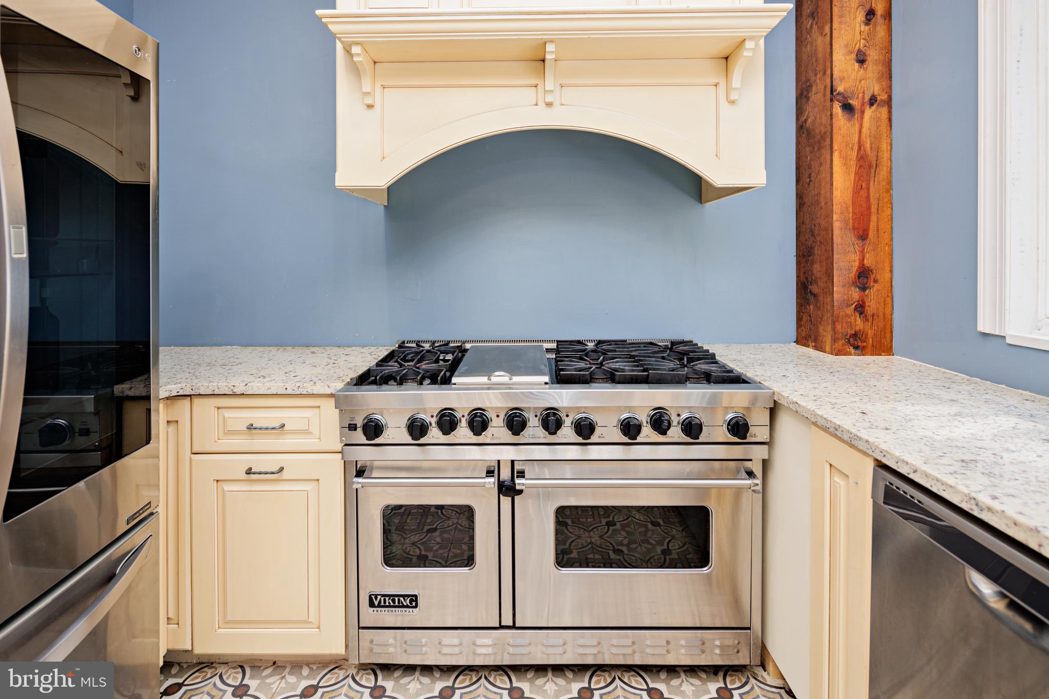 MOUNT WASHINGTON - Residential