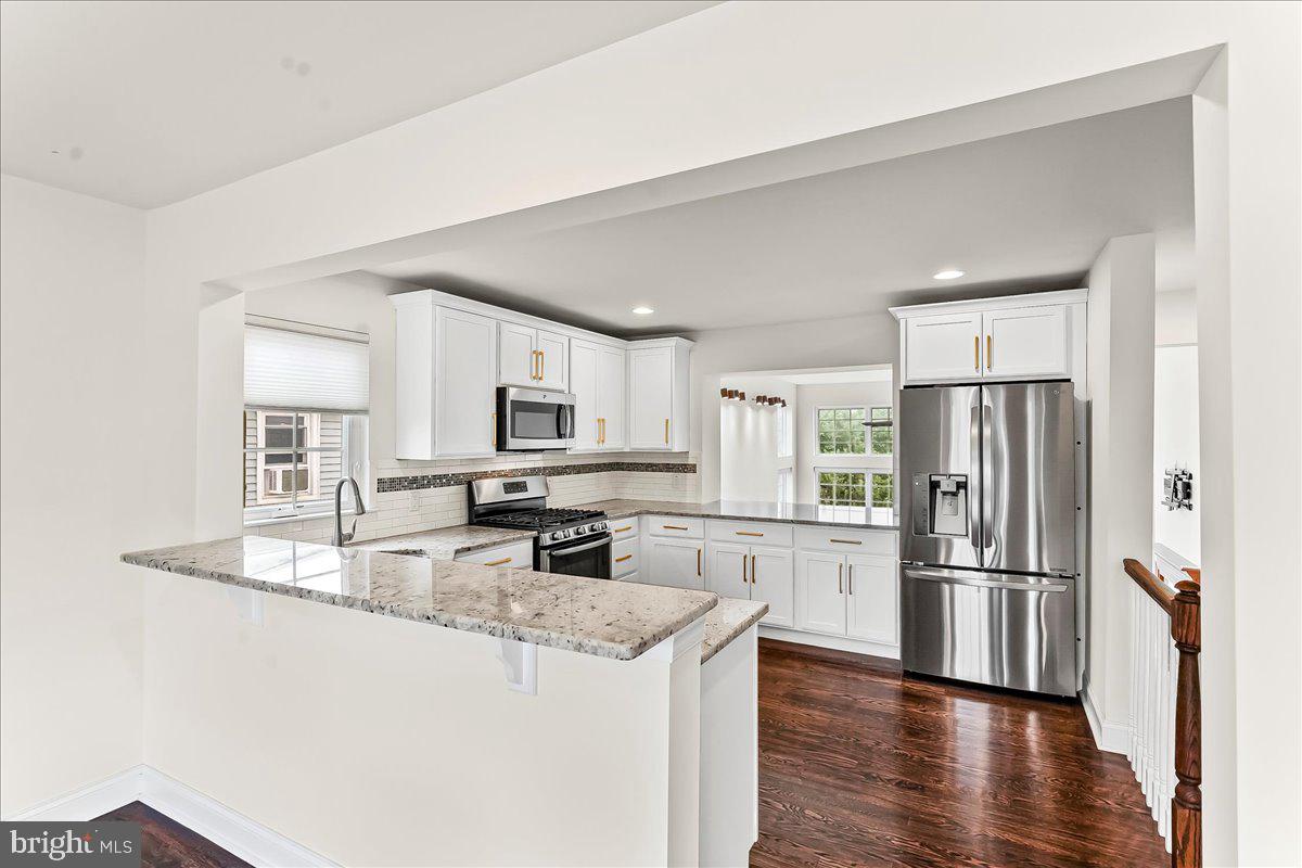 COLONIAL - Residential Lease