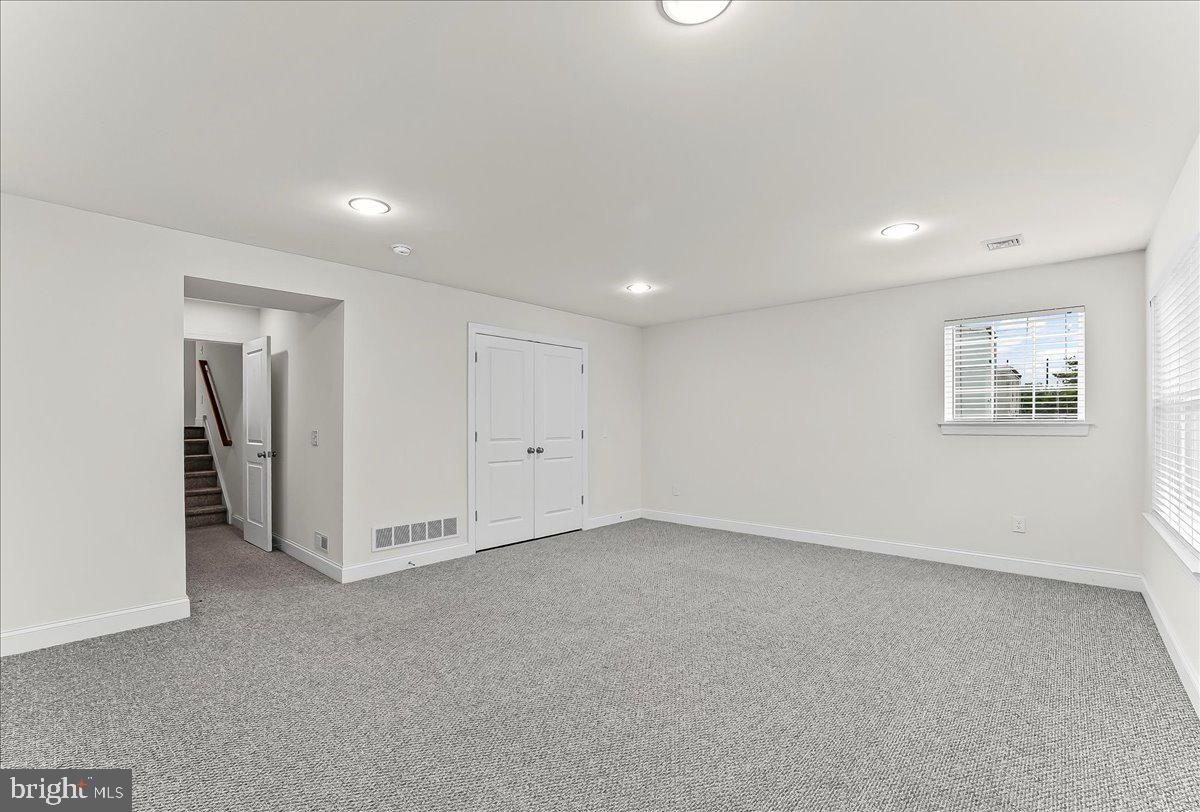 COLONIAL - Residential Lease